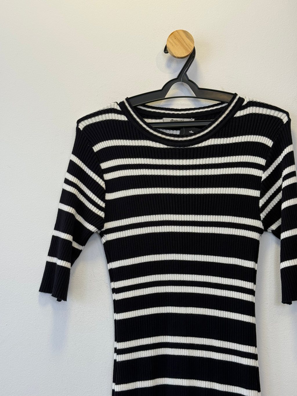 Vestido Canelado Preto e Branco