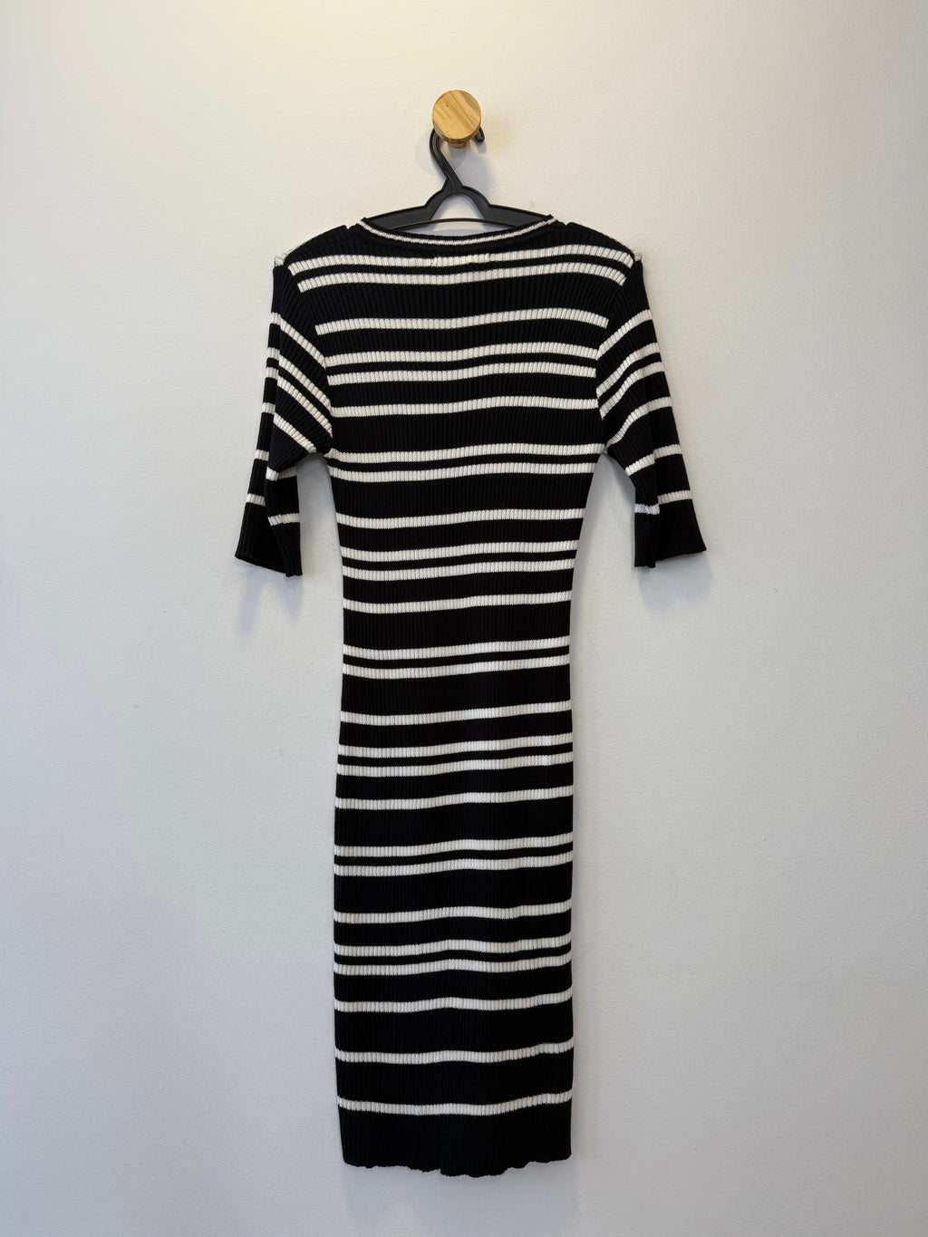 Vestido Canelado Preto e Branco