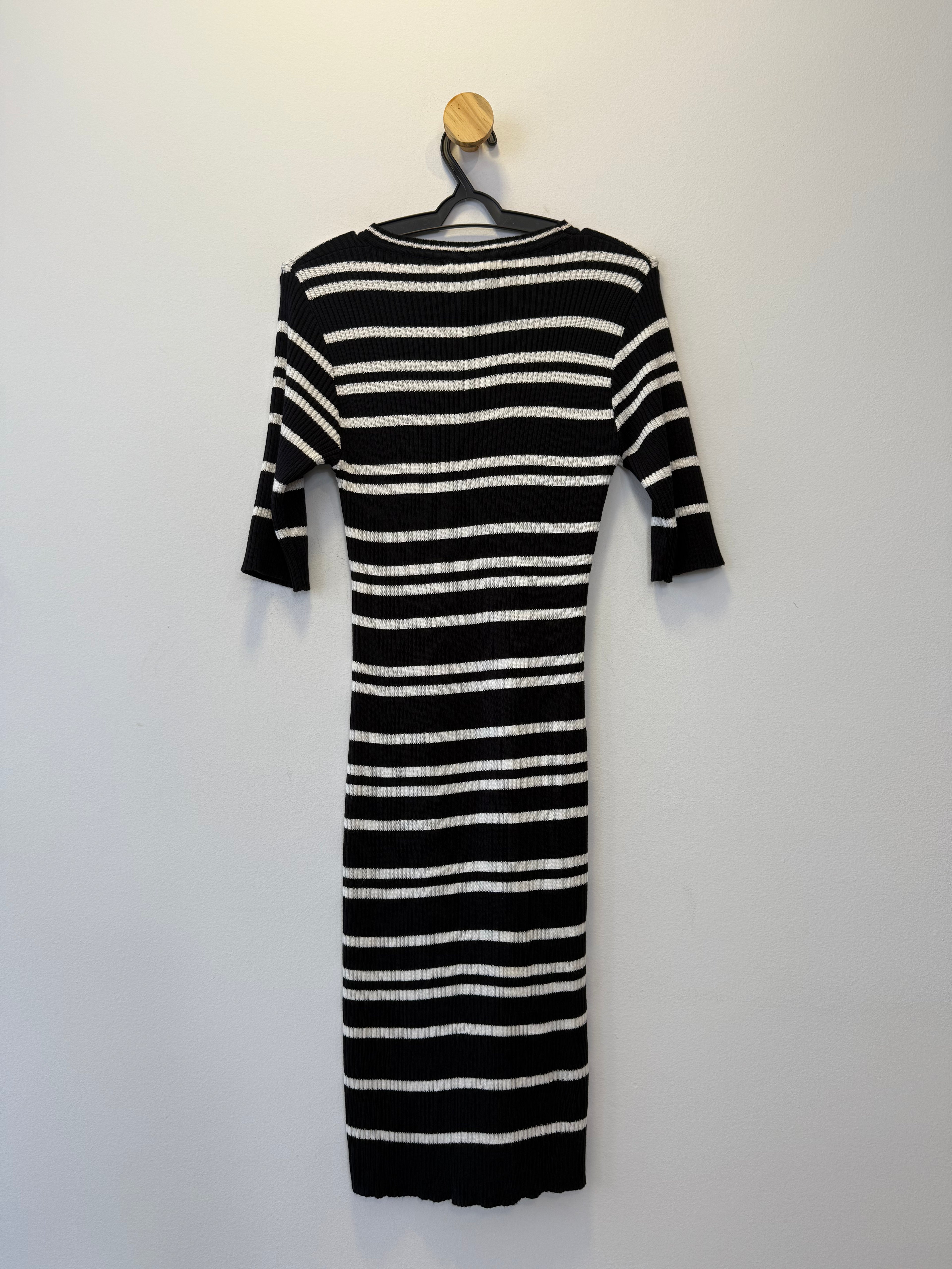 Vestido Canelado Preto e Branco