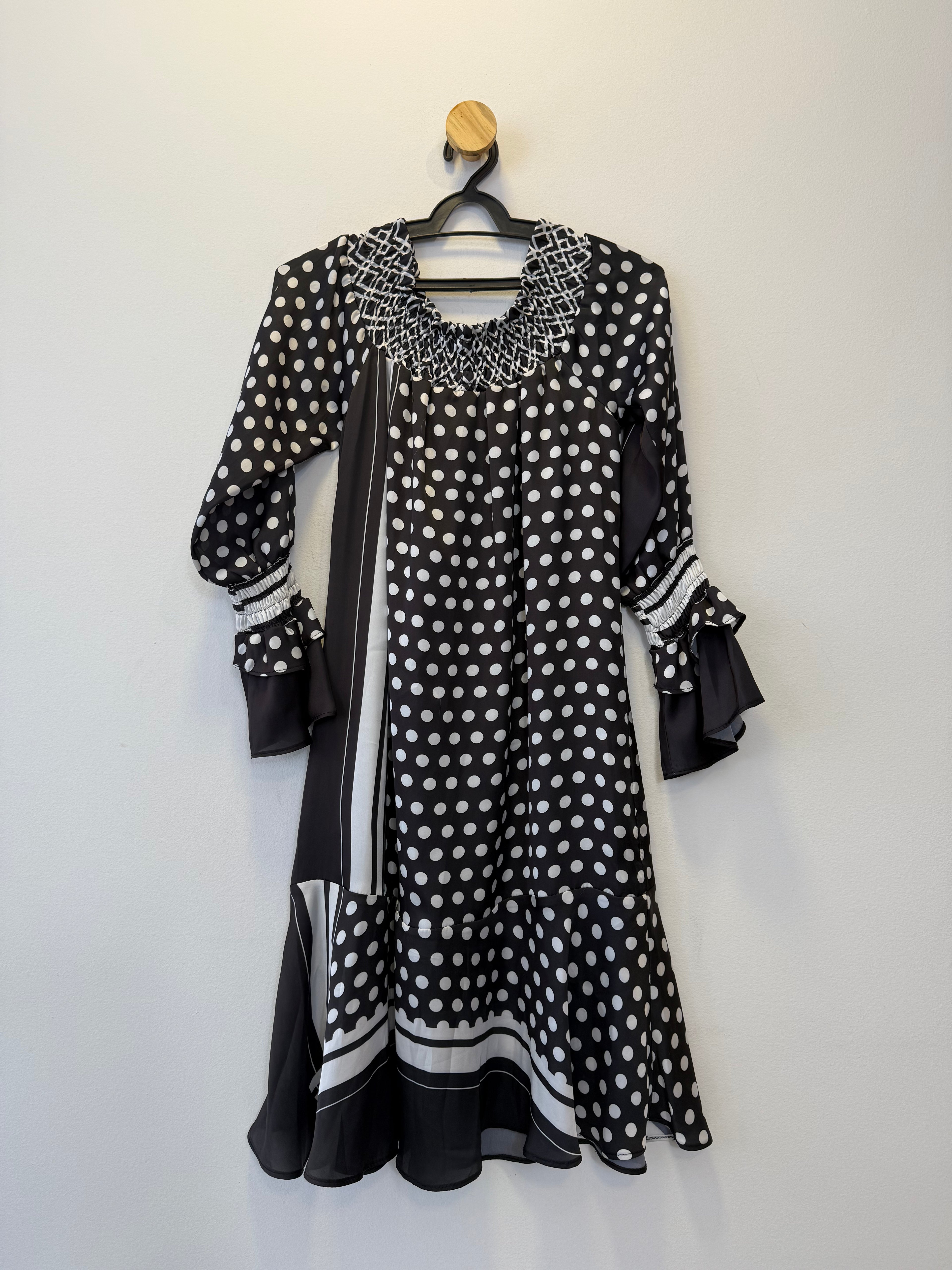 Vestido Poá com Babado