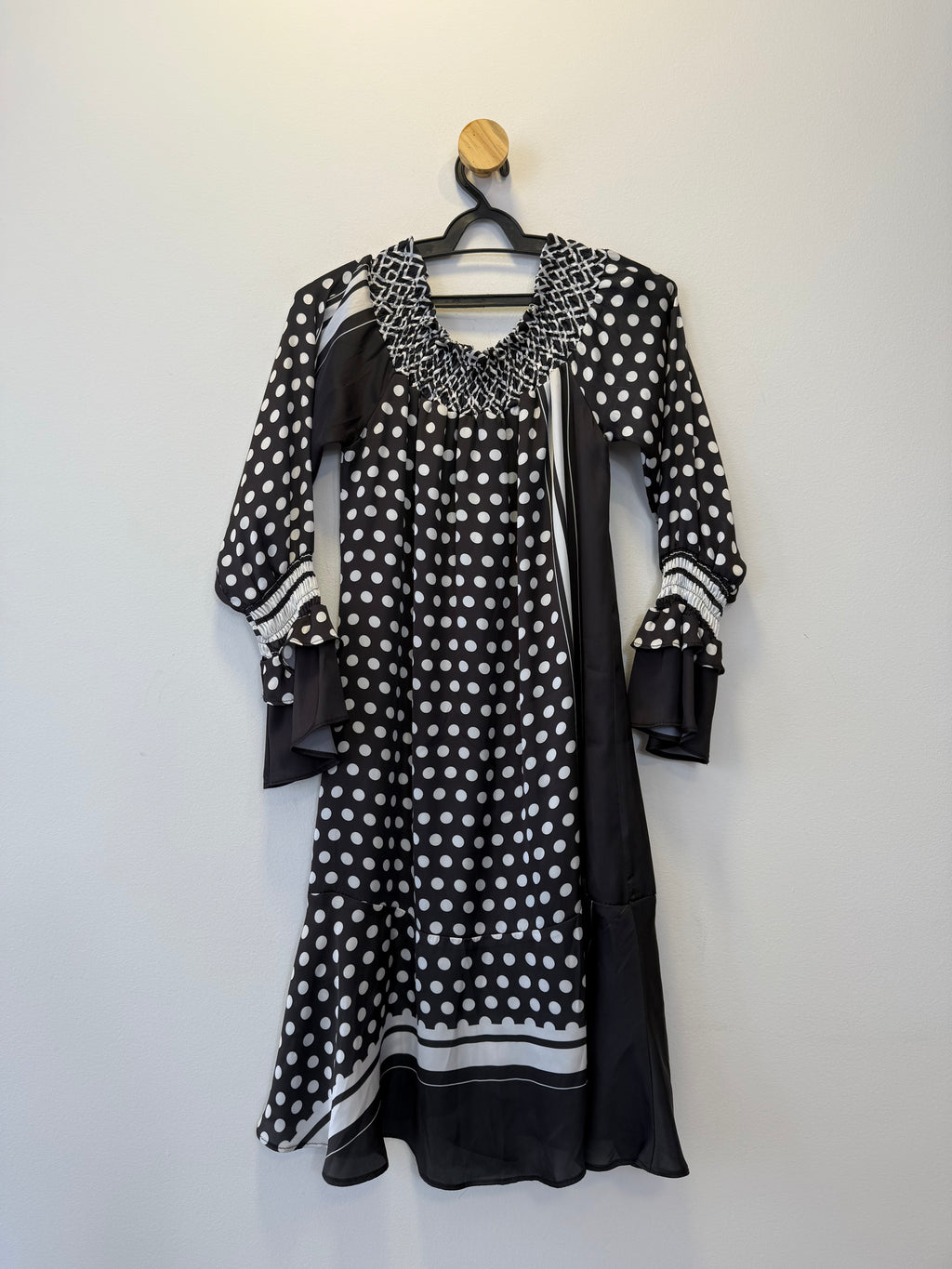 Vestido Poá com Babado