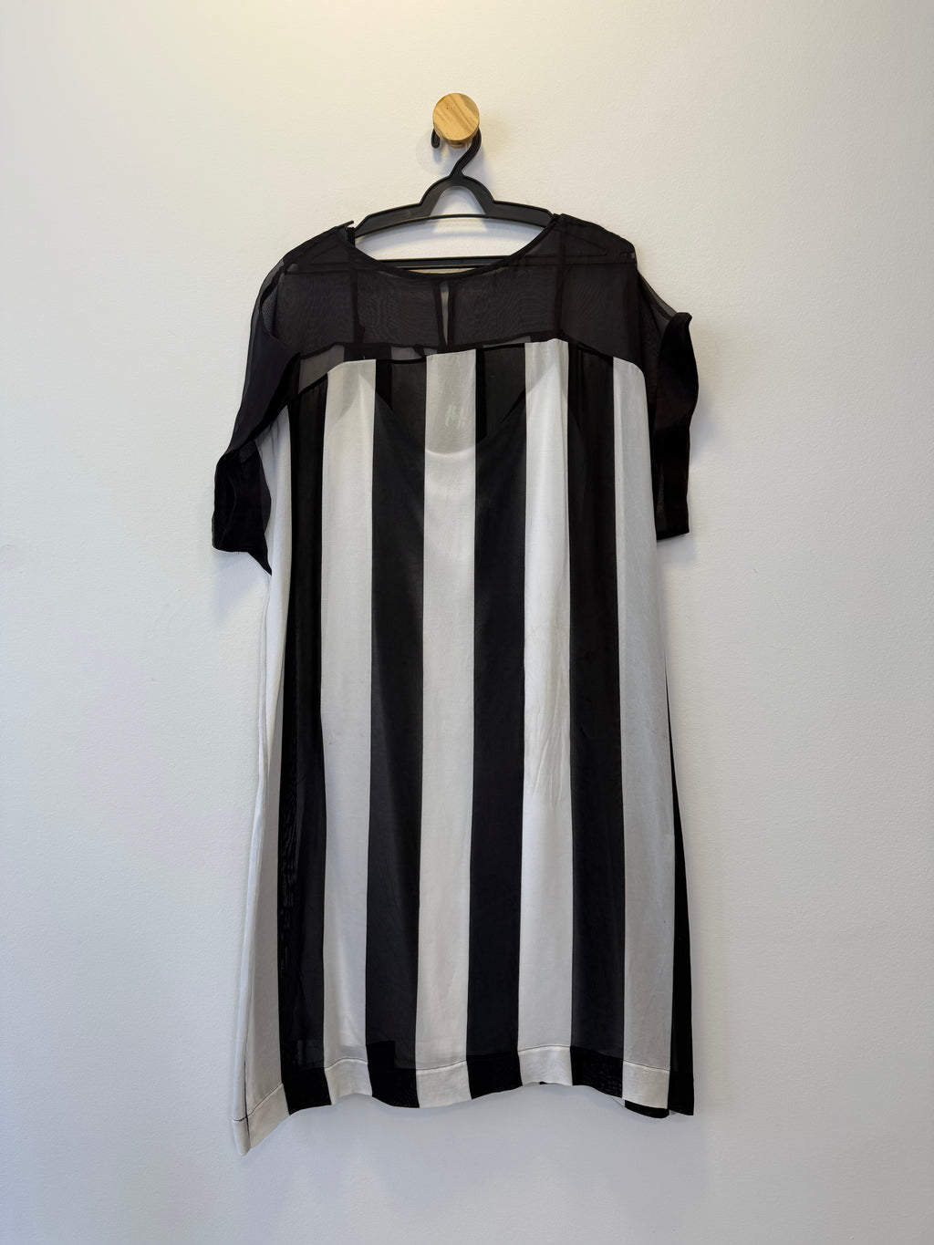 Vestido Listrado com Anágua