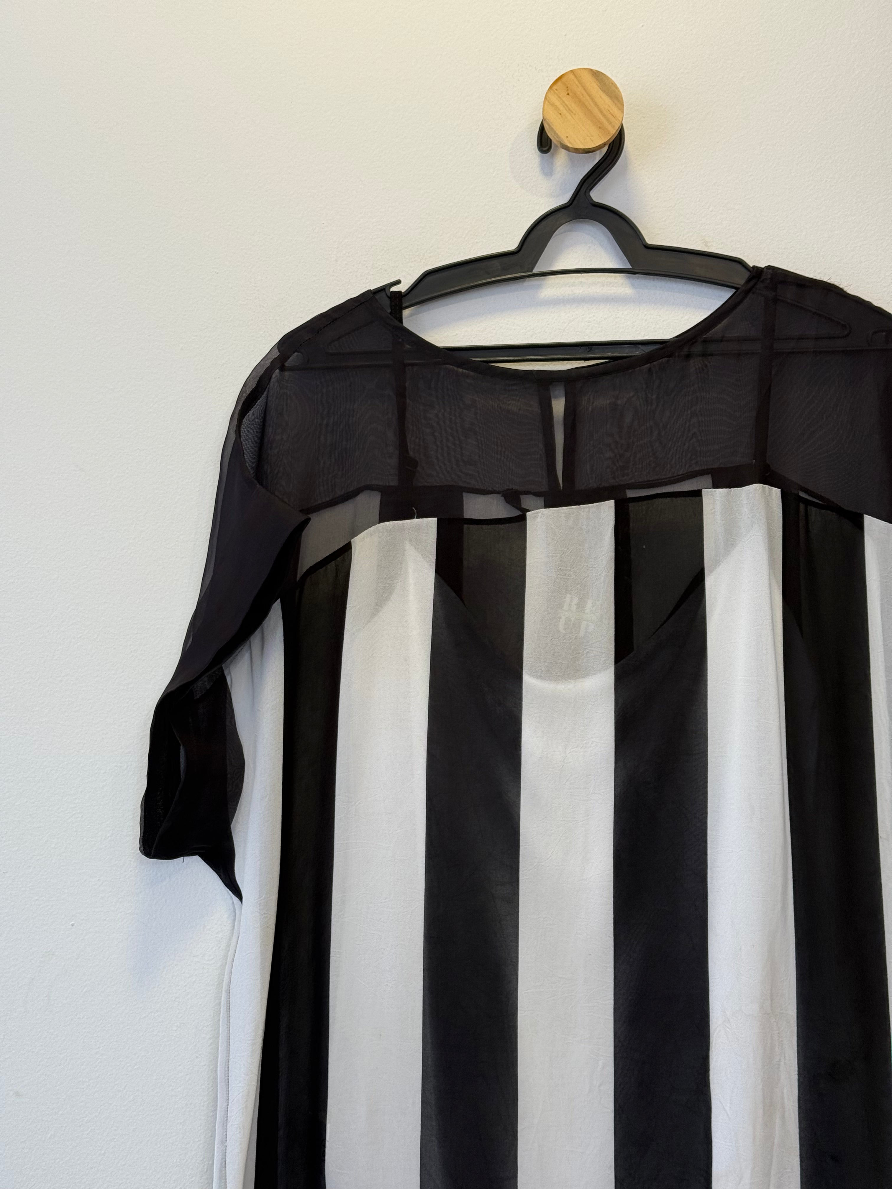Vestido Listrado com Anágua