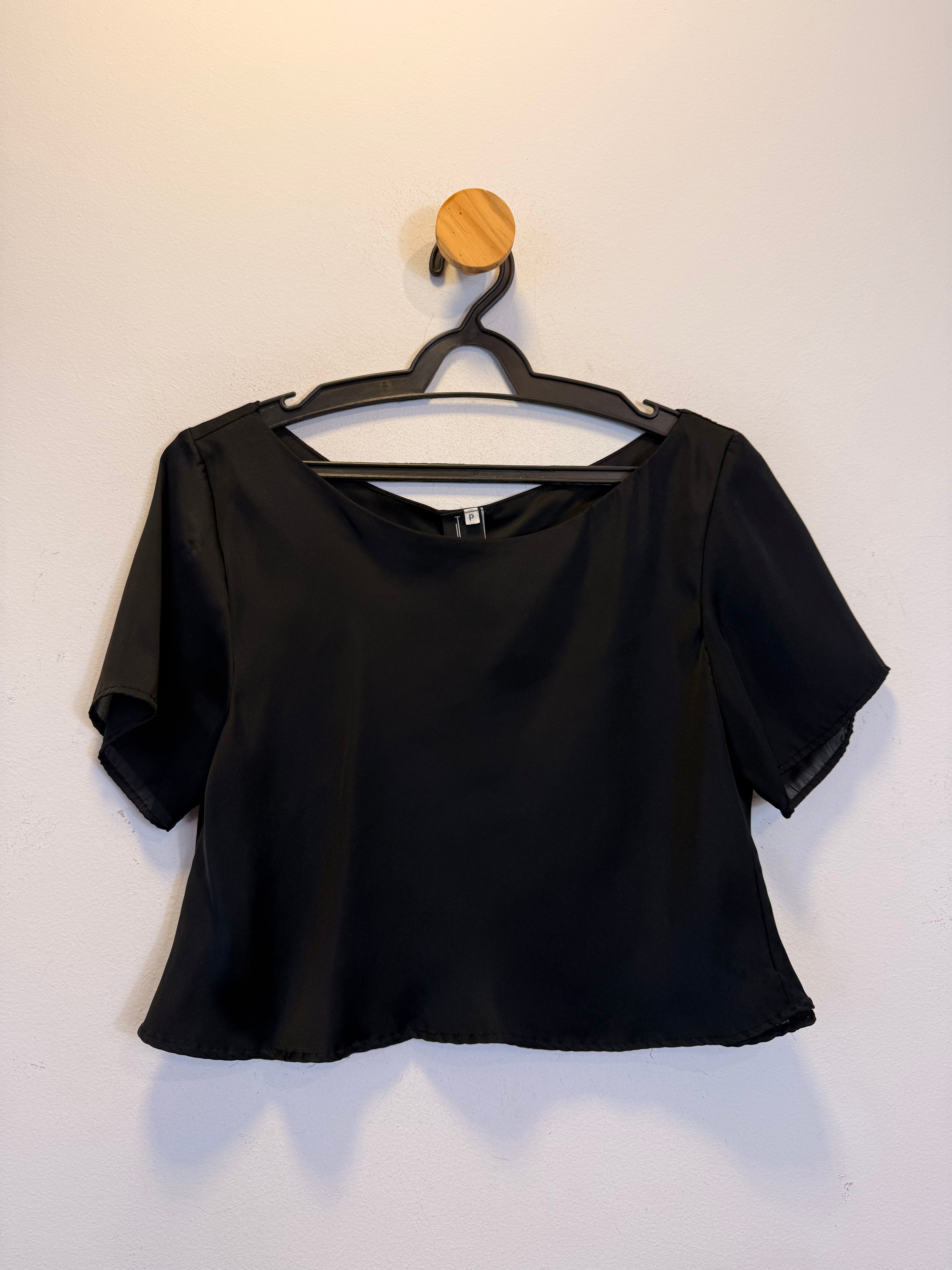 Blusa Preta Love Leather