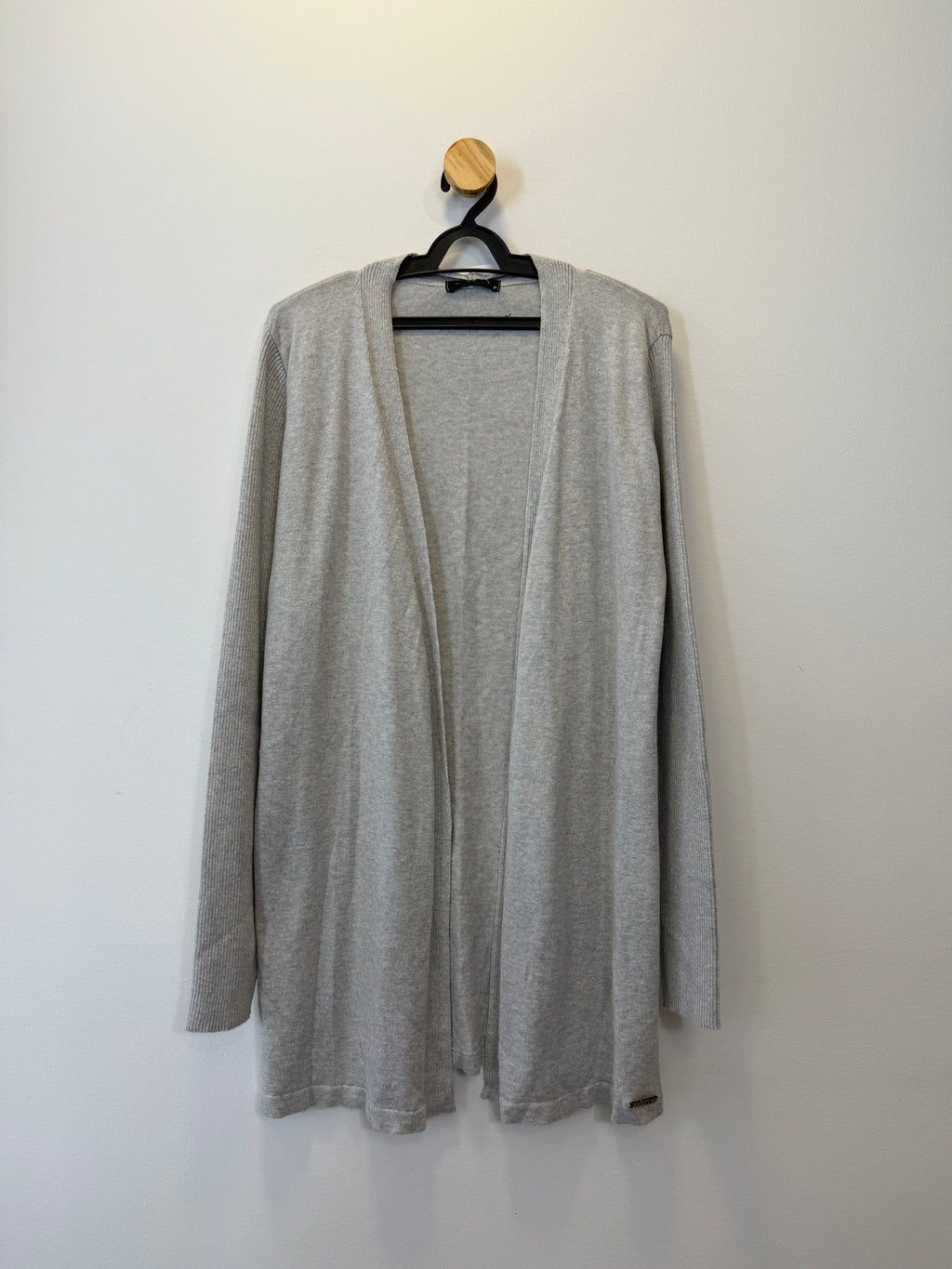 Cardigan Tricot Cinza Alongado