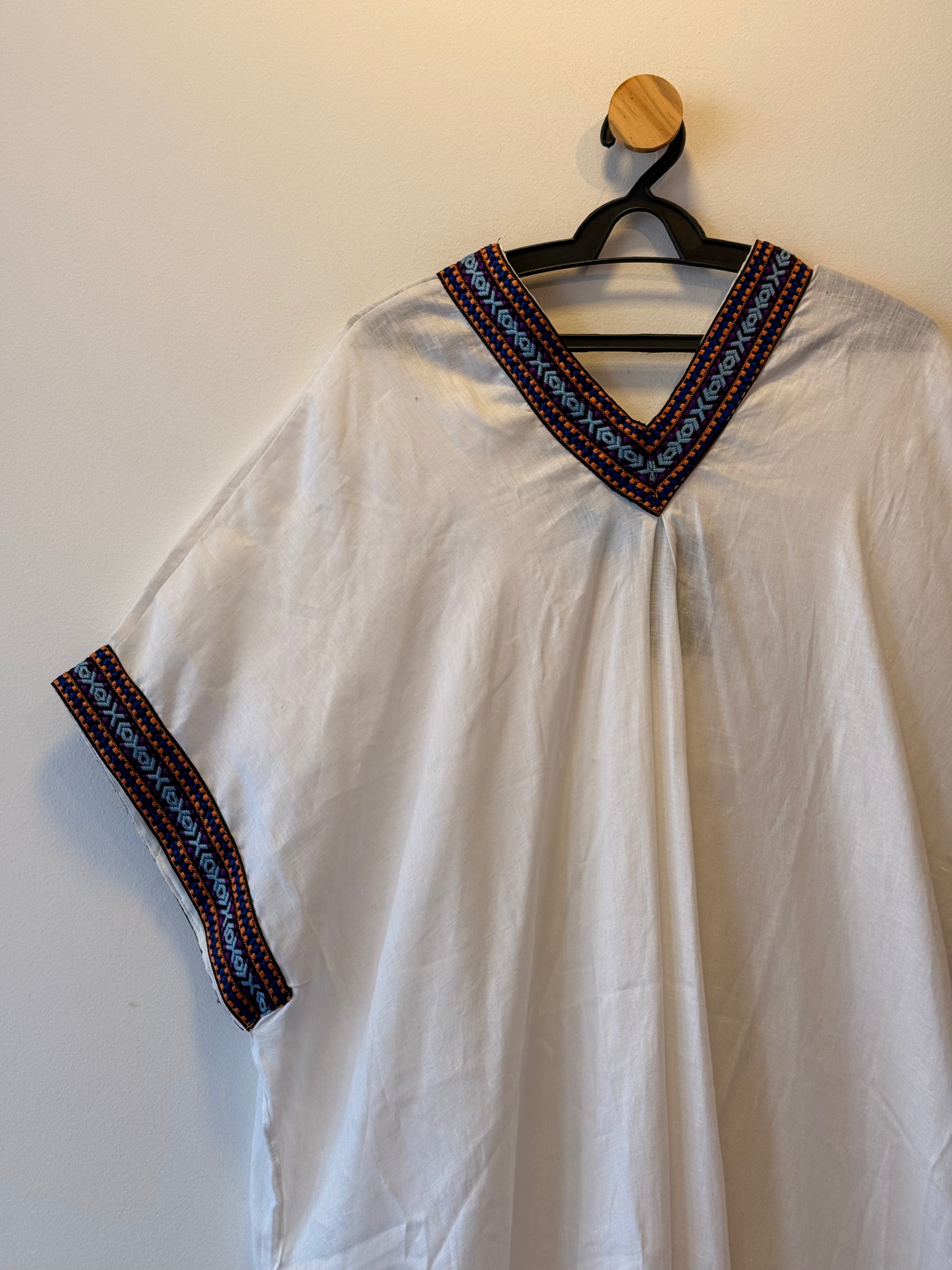 Saída de Praia Branca Estilo Kaftan