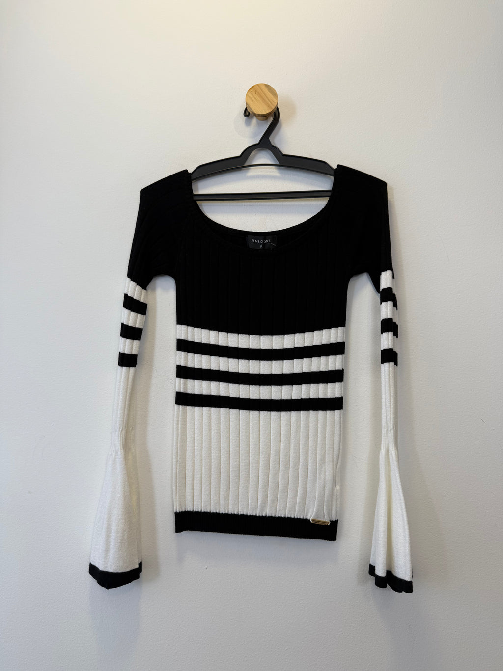 Blusa Tricot Manga Bufante Preta e Branca