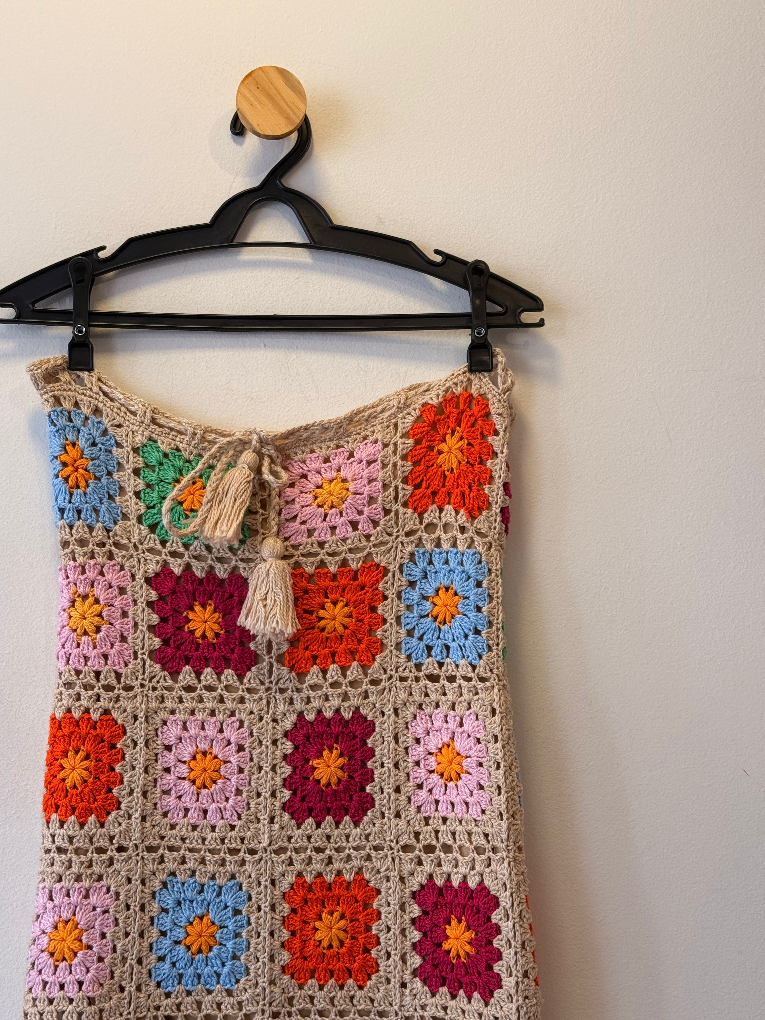 Saia Midi Reta de Crochet