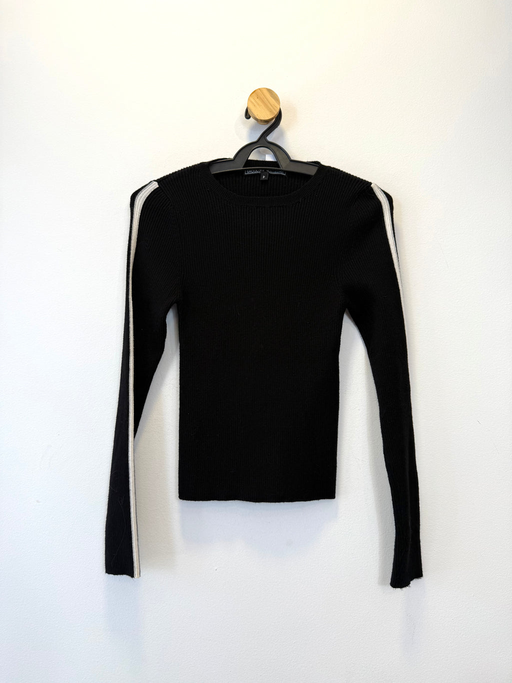 Blusa Tricot  Preta Listra na Manga