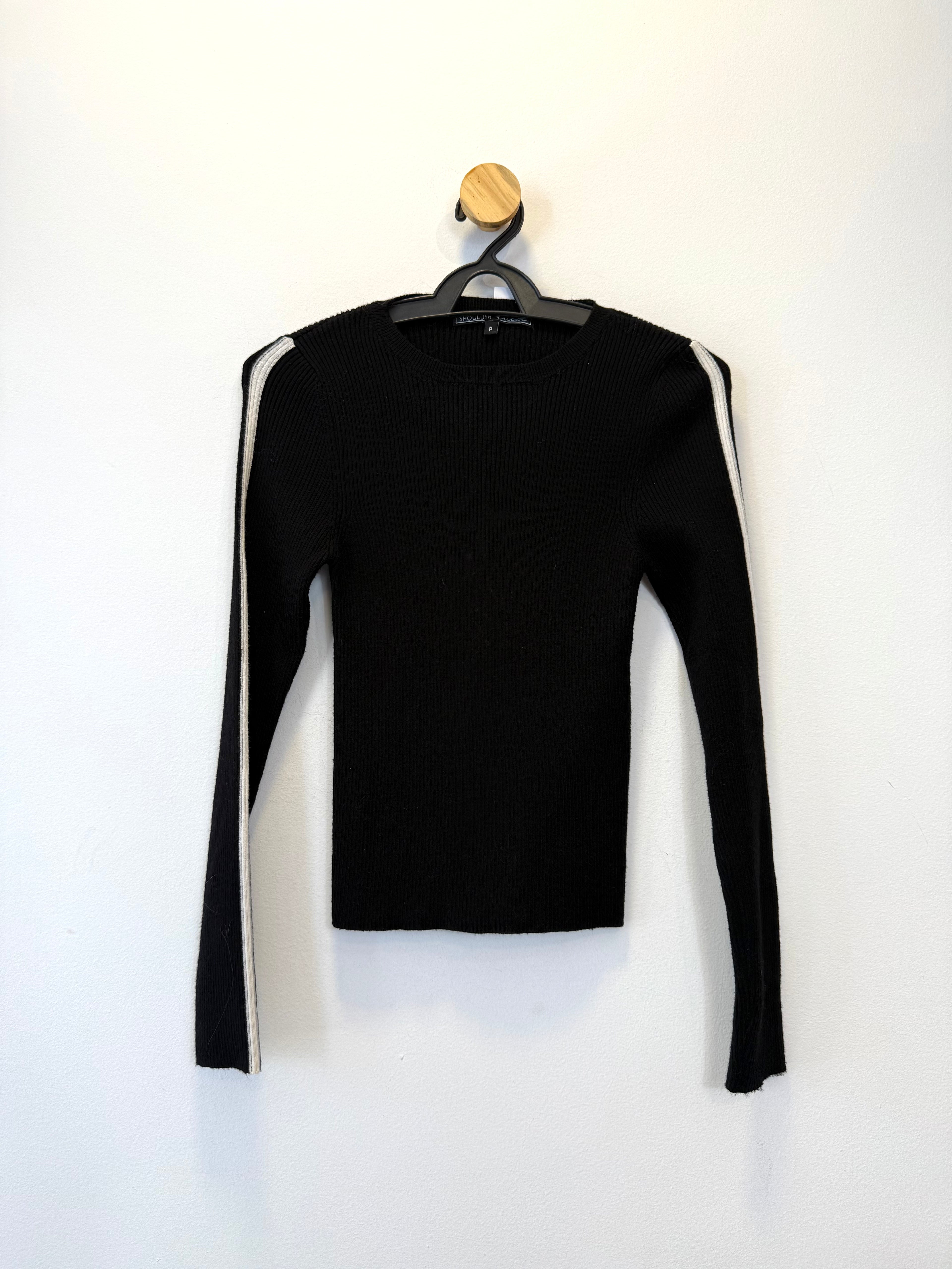 Blusa Tricot  Preta Listra na Manga