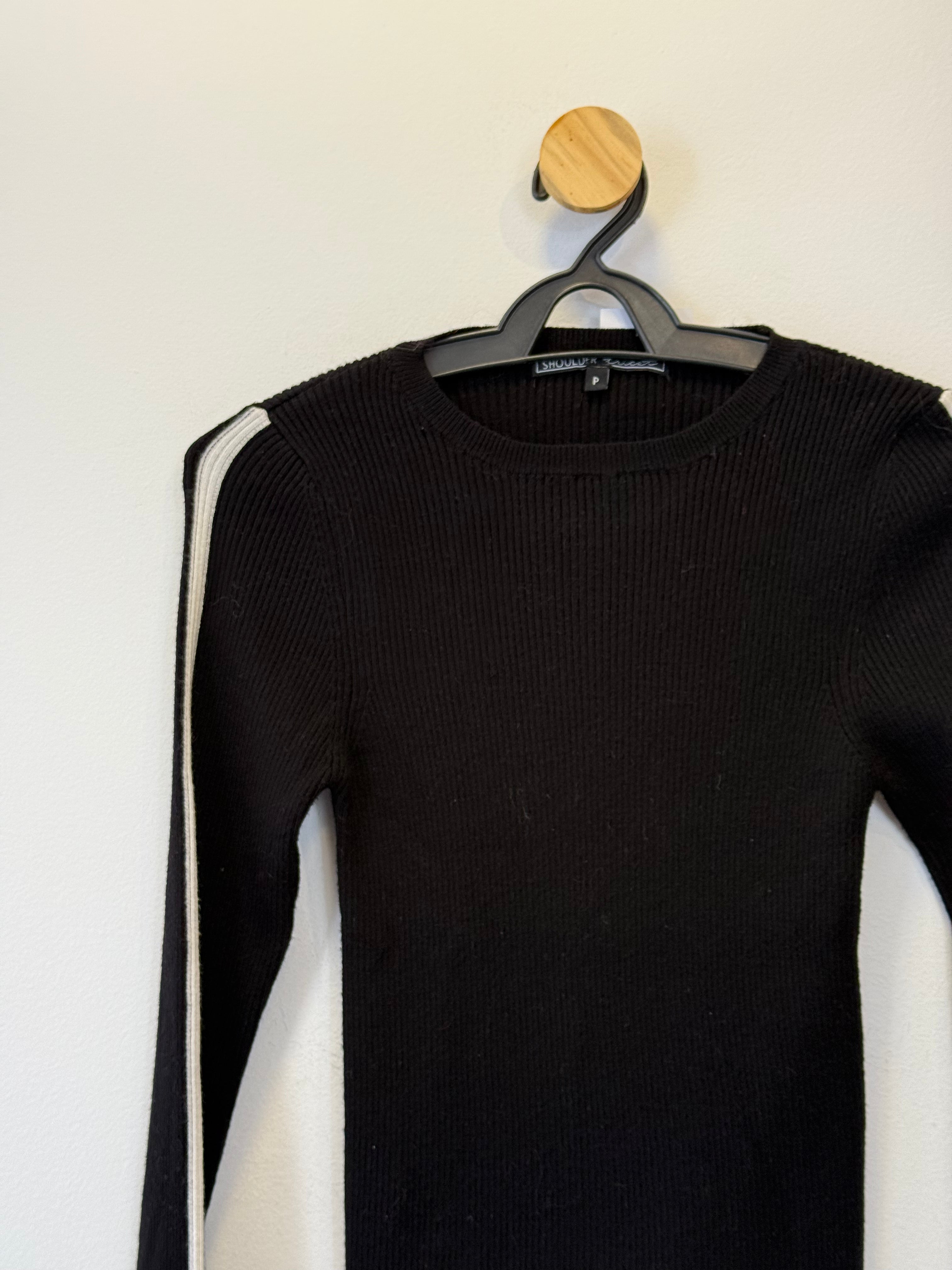 Blusa Tricot  Preta Listra na Manga