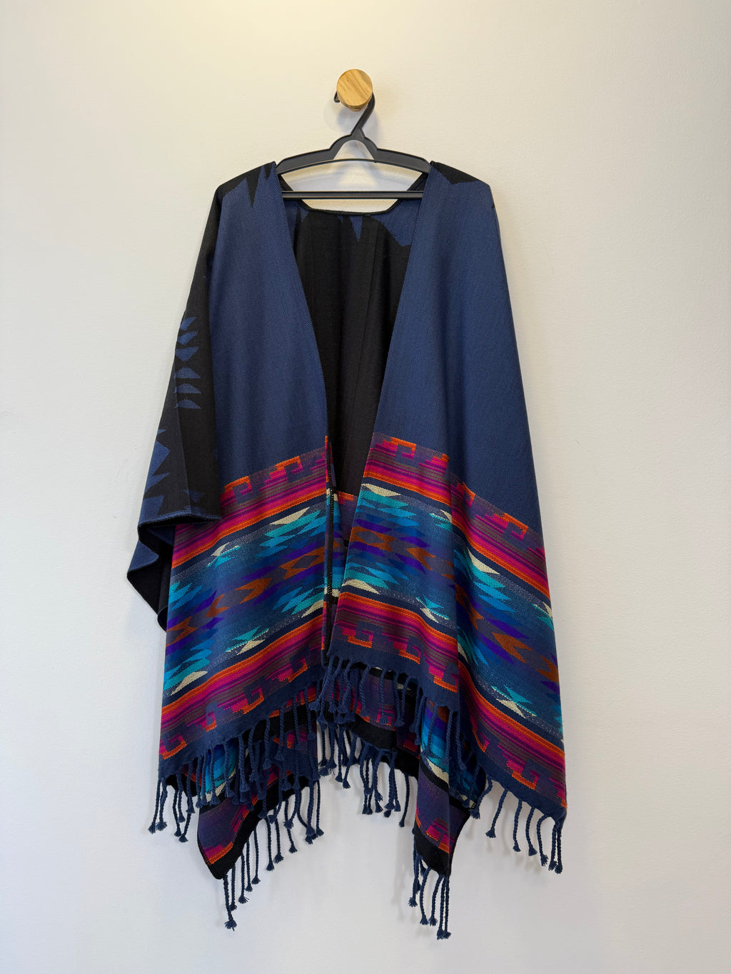 Poncho em Tricot Azul Marinho
