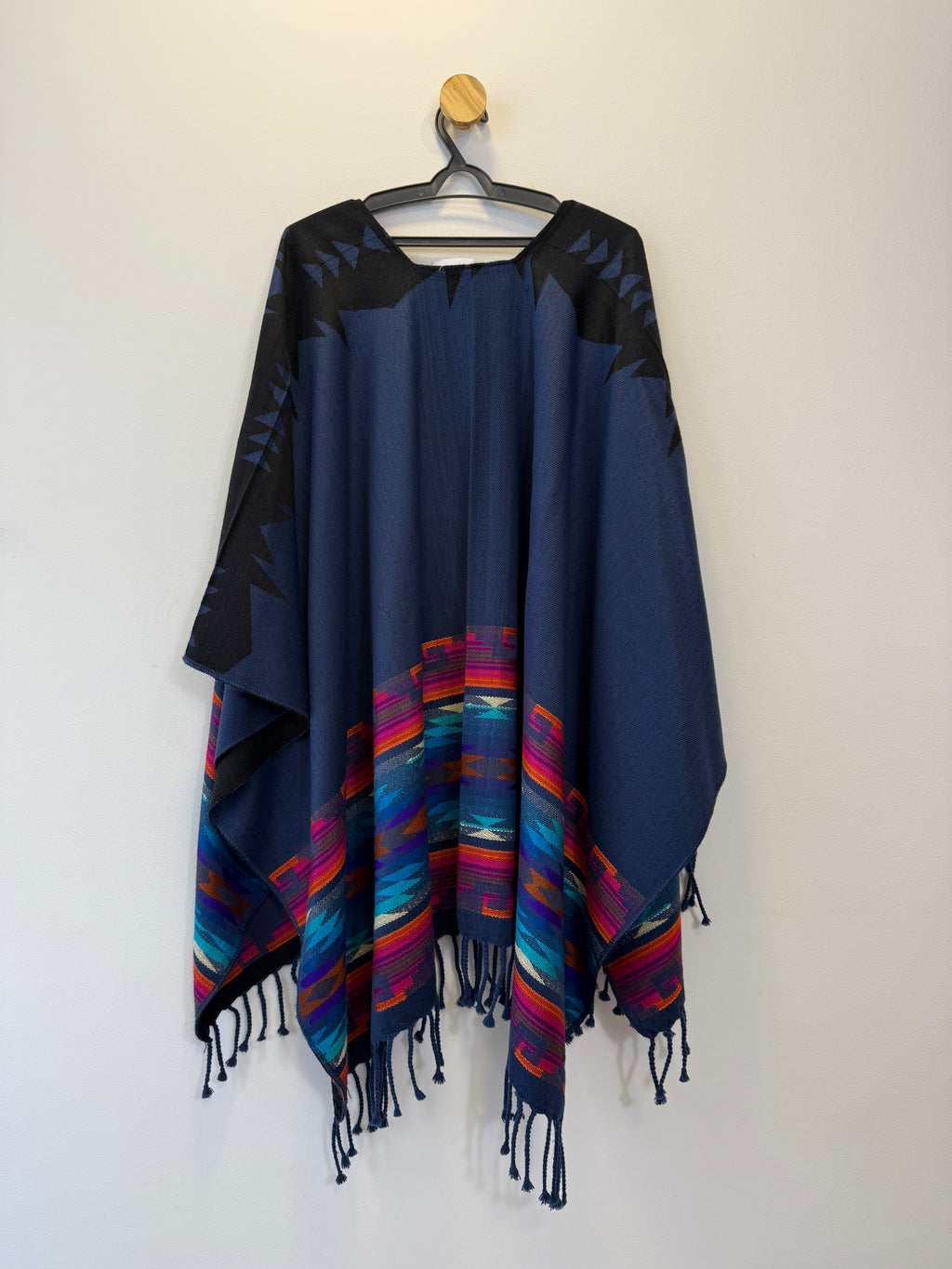 Poncho em Tricot Azul Marinho