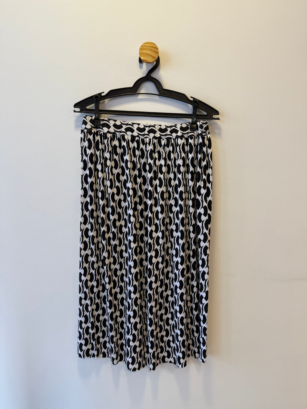 Saia Midi Fluida Estampa P&B