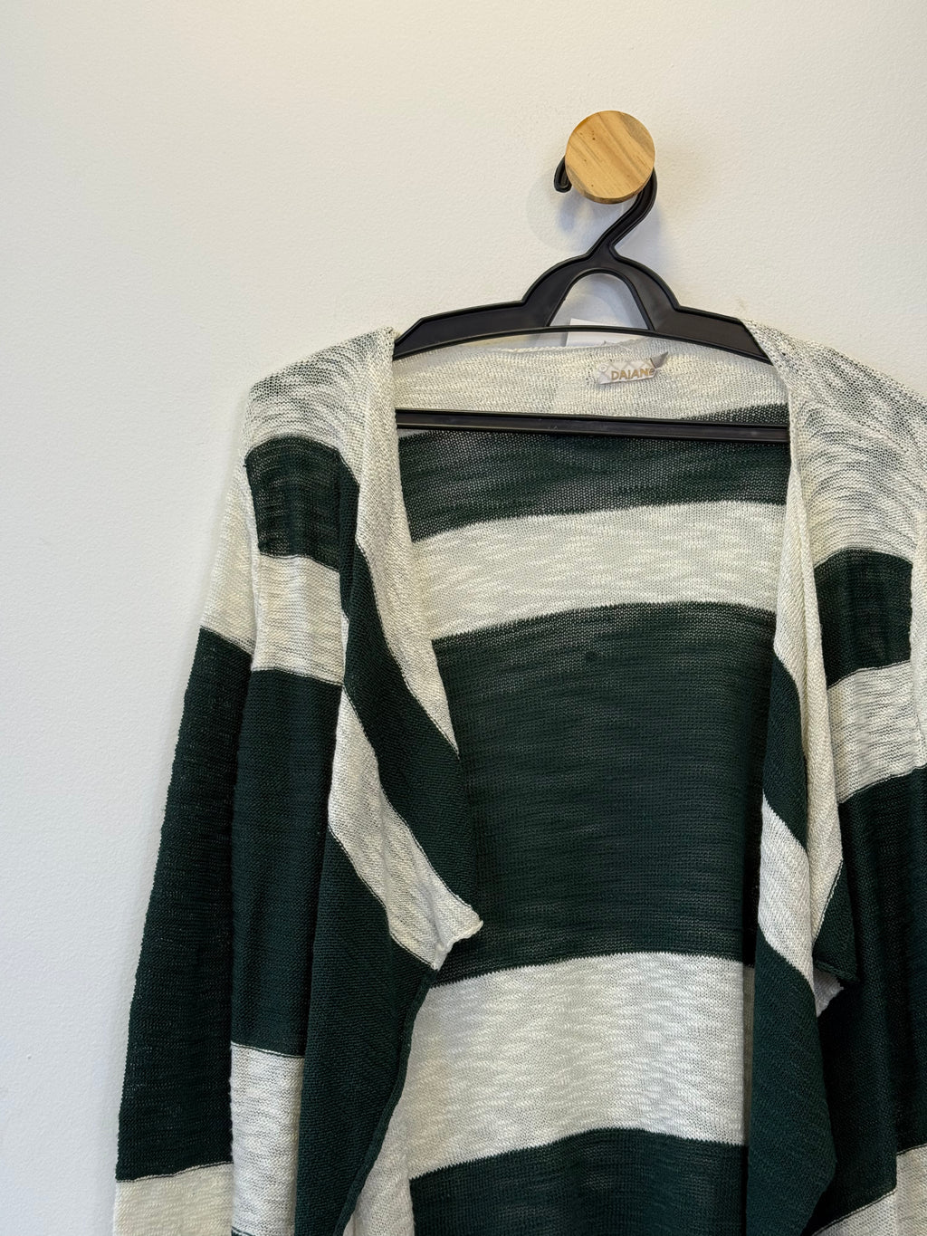 Casaco Tricot Listrado em P&B