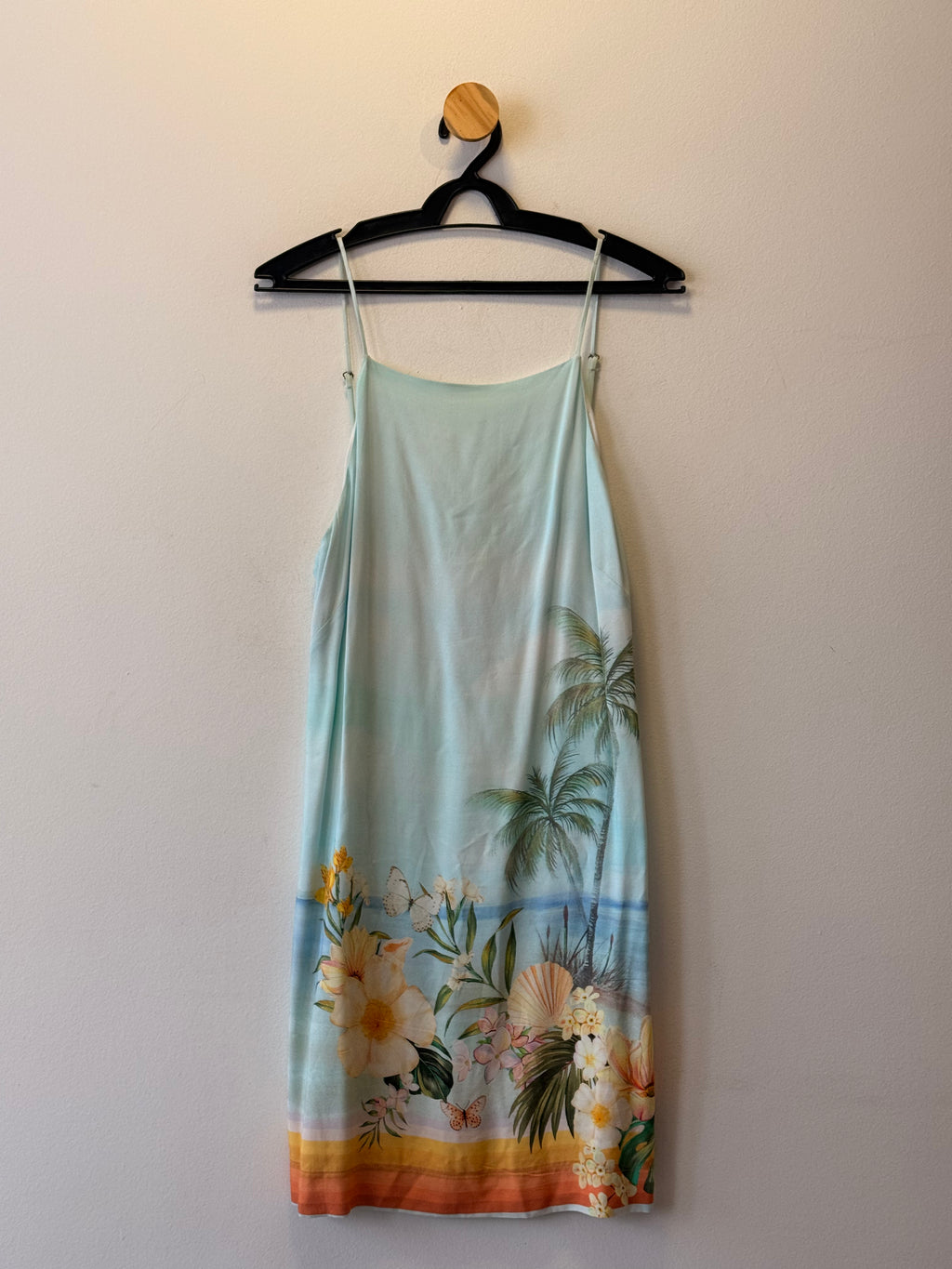 Vestido Curto com Estampa Tropical
