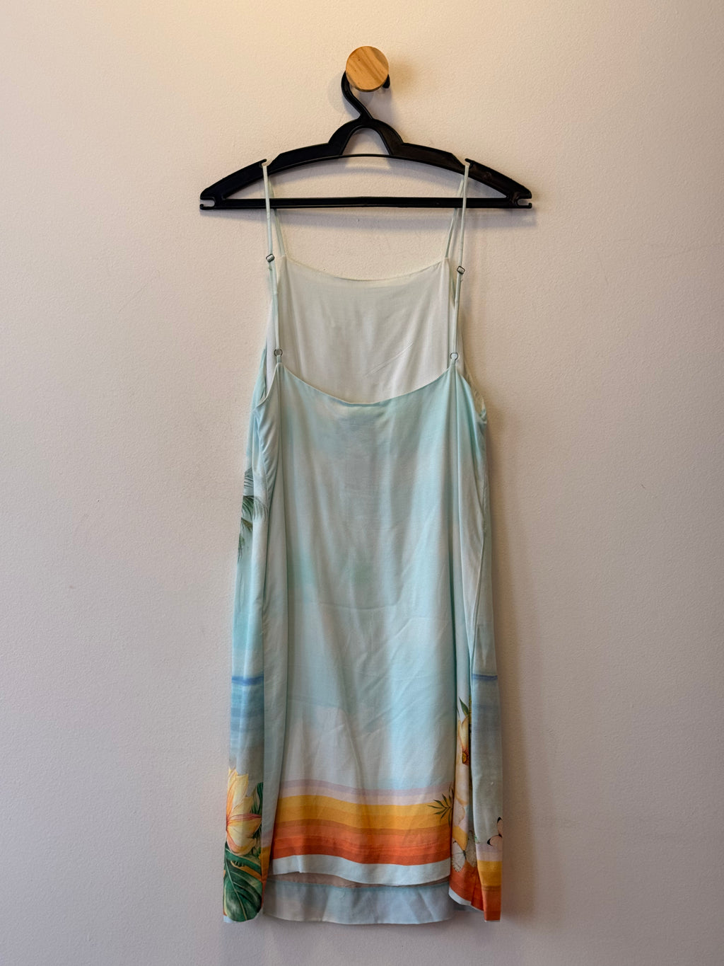 Vestido Curto com Estampa Tropical
