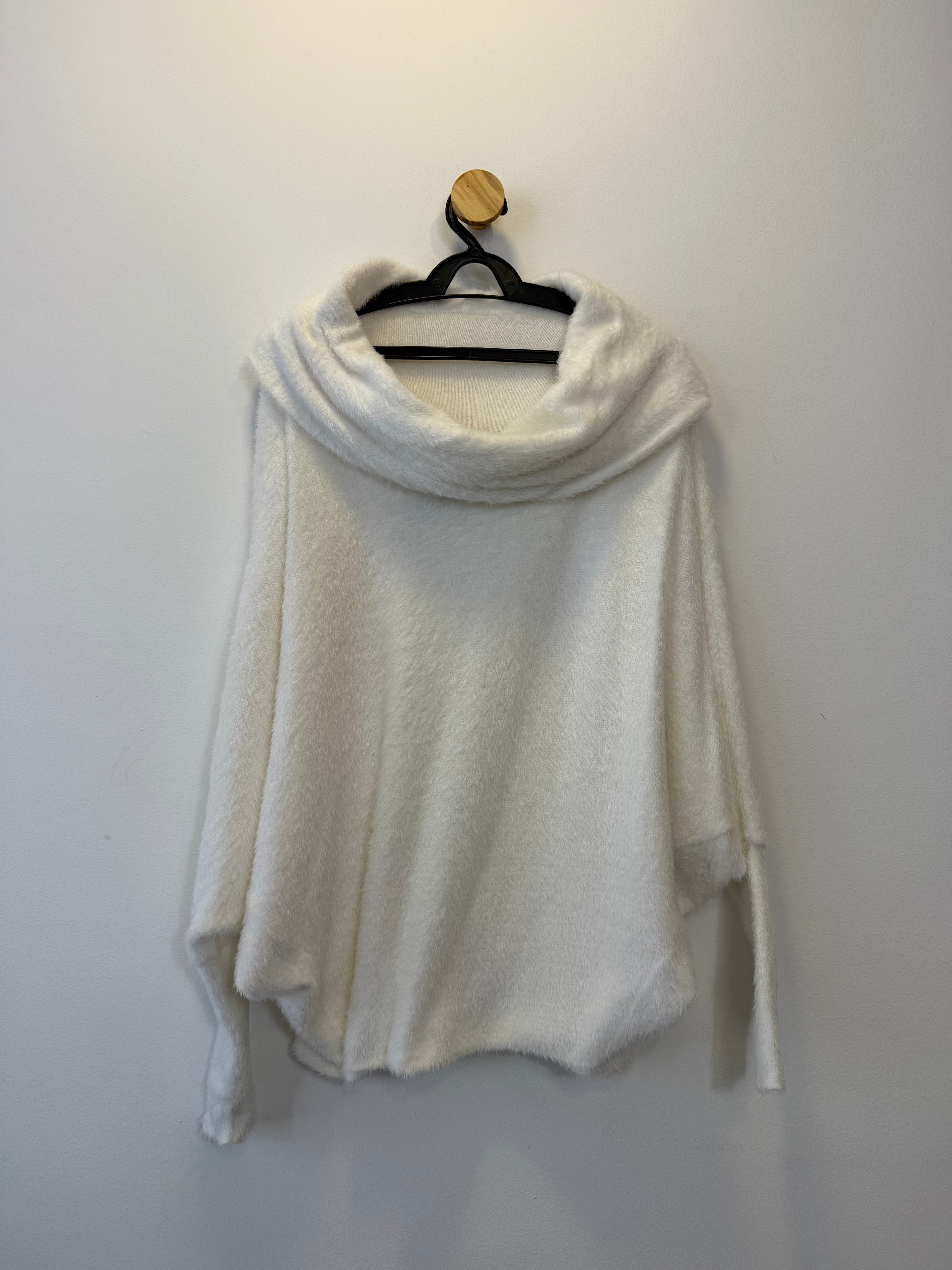 Suéter Tricot Felpudo Branco
