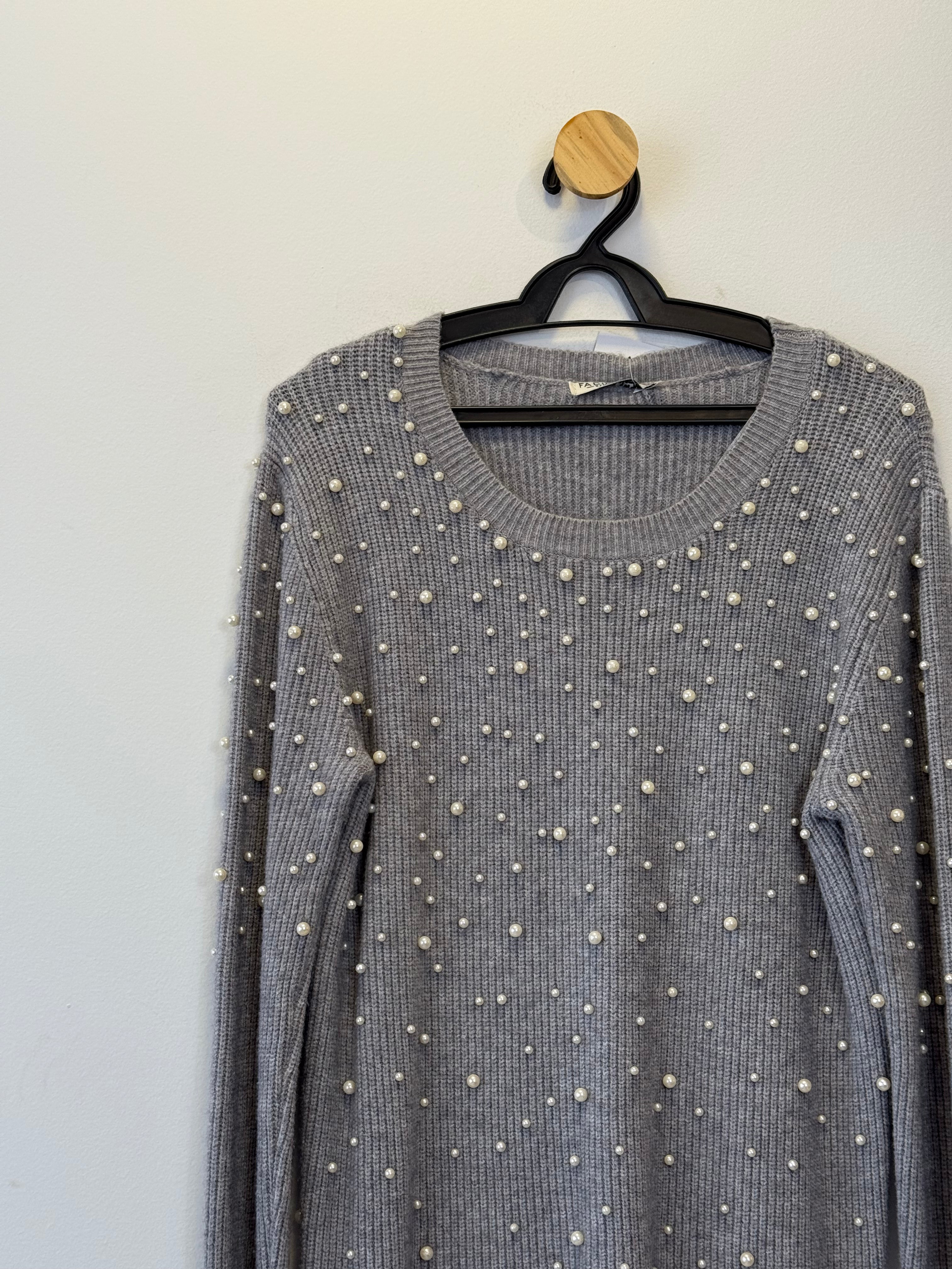 Suéter Tricot Cinza Bordado Perolas