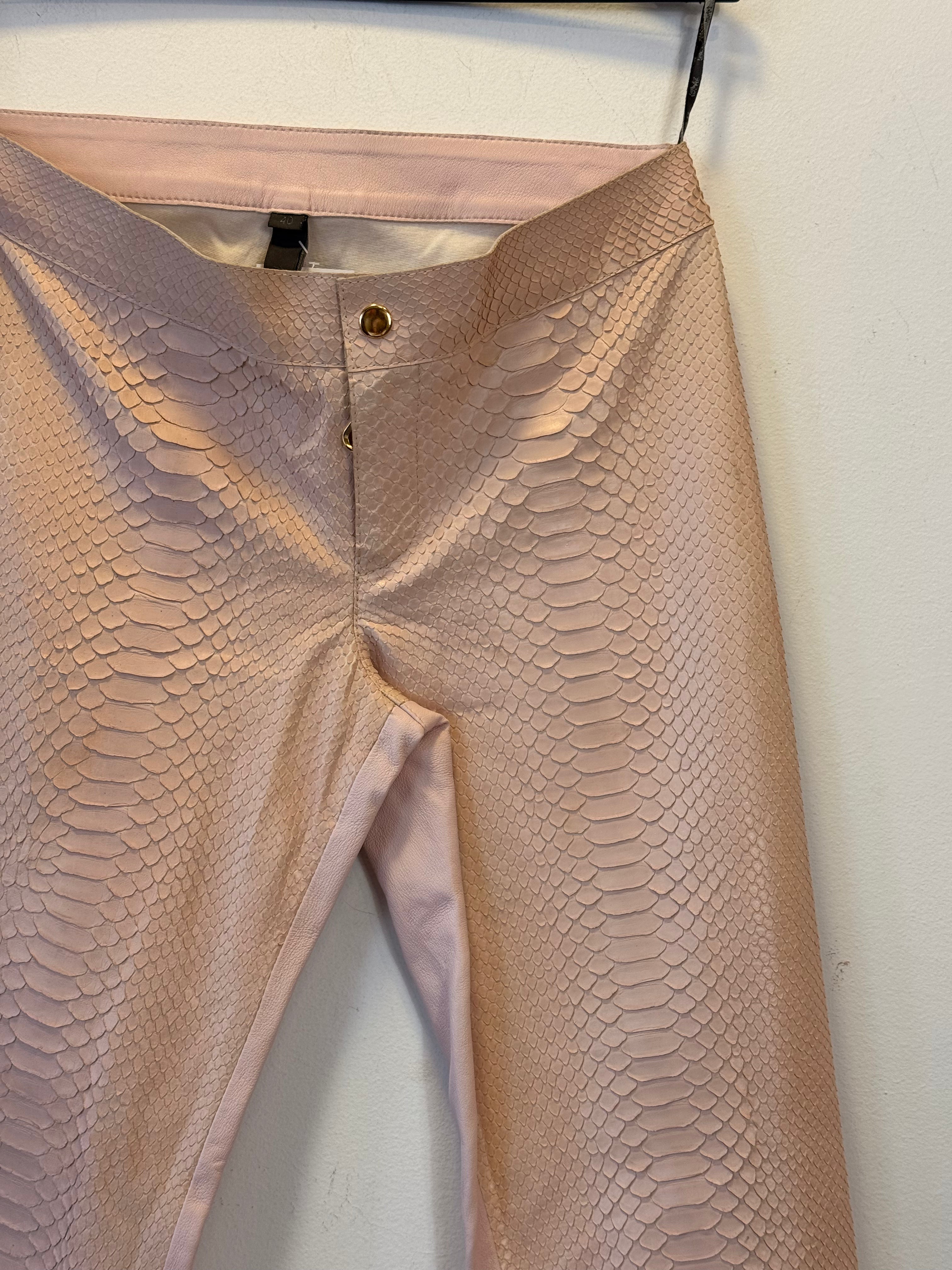 Calça de Couro Rosa