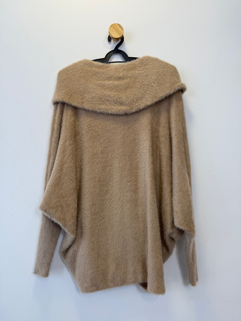 Suéter Tricot Ombo a Ombro Bege