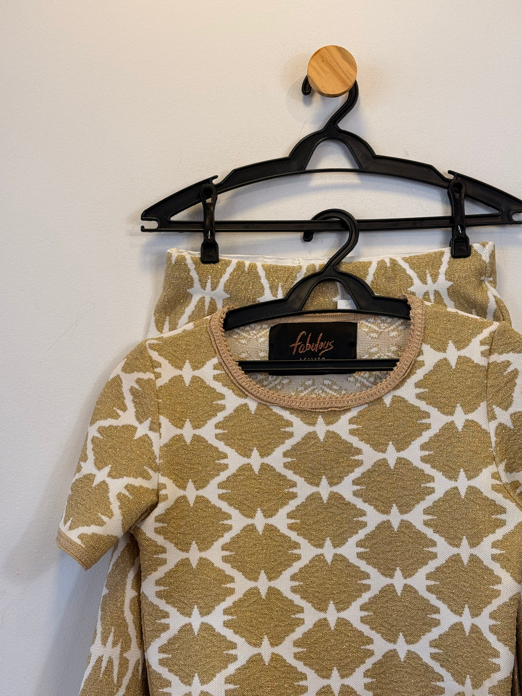 Conjunto Branco e Dourado Agilitá