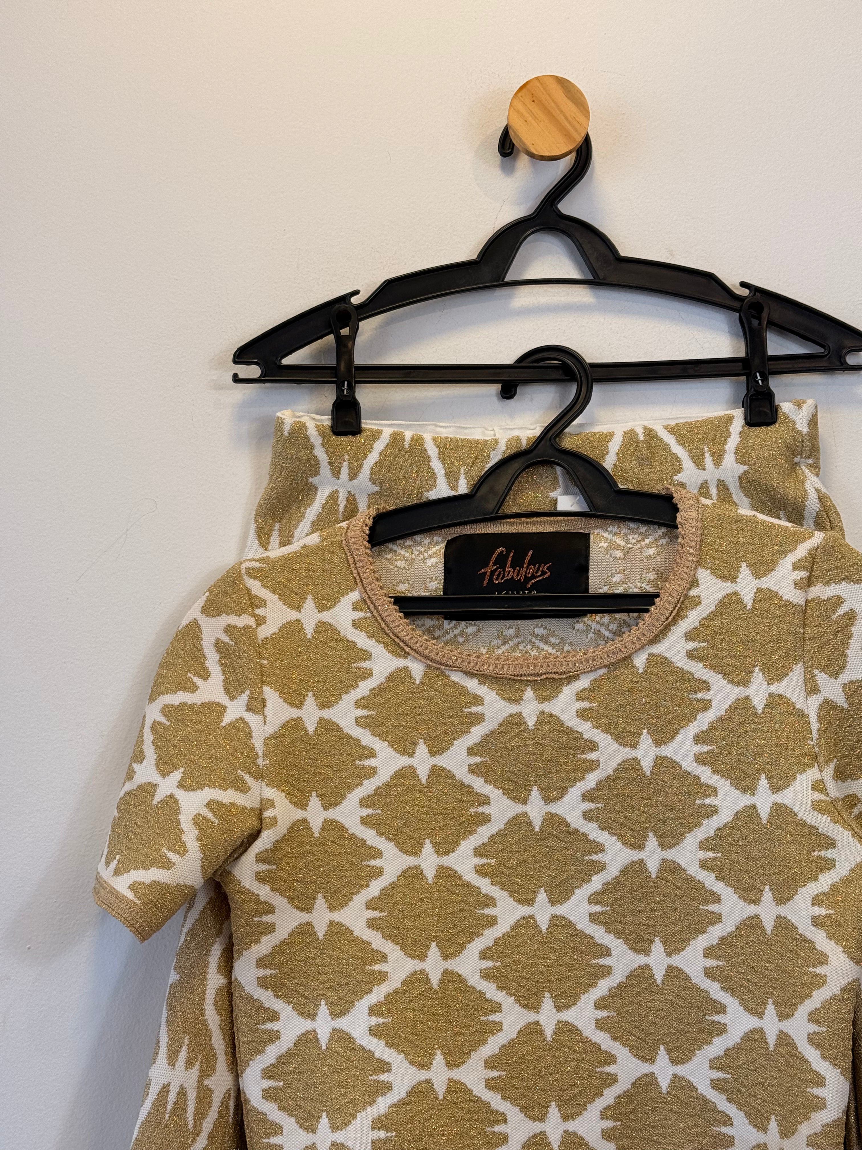 Conjunto Branco e Dourado Agilitá