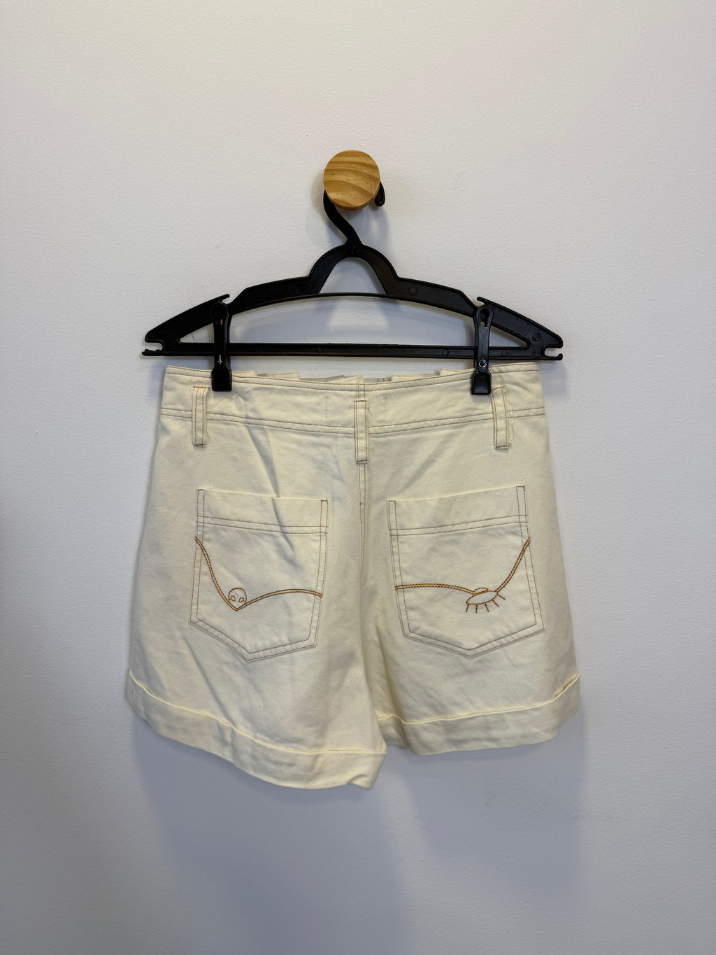 Short Mom Offwhite
