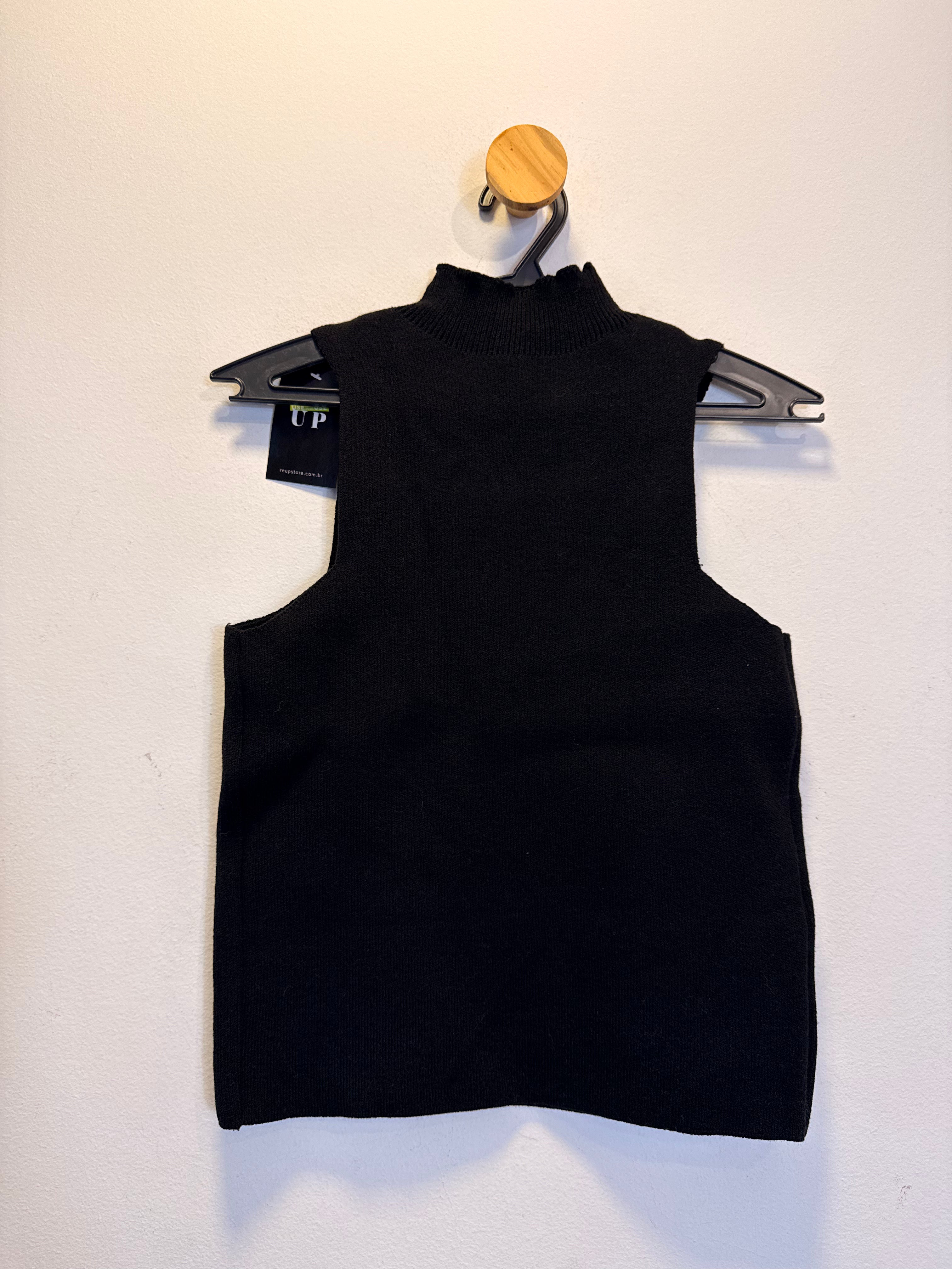 Cropped em Malha Preto