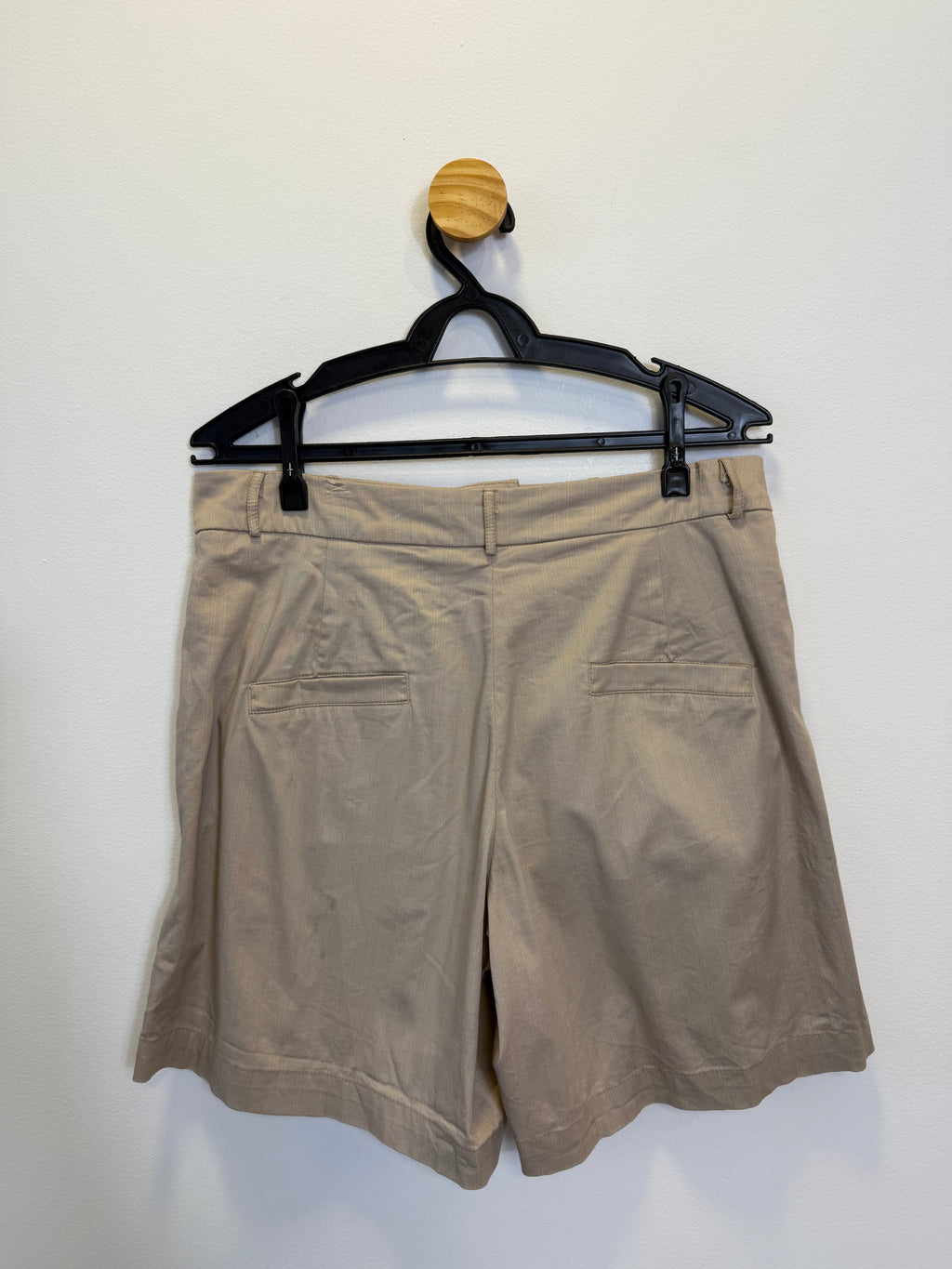 Short Risca de Giz Bege