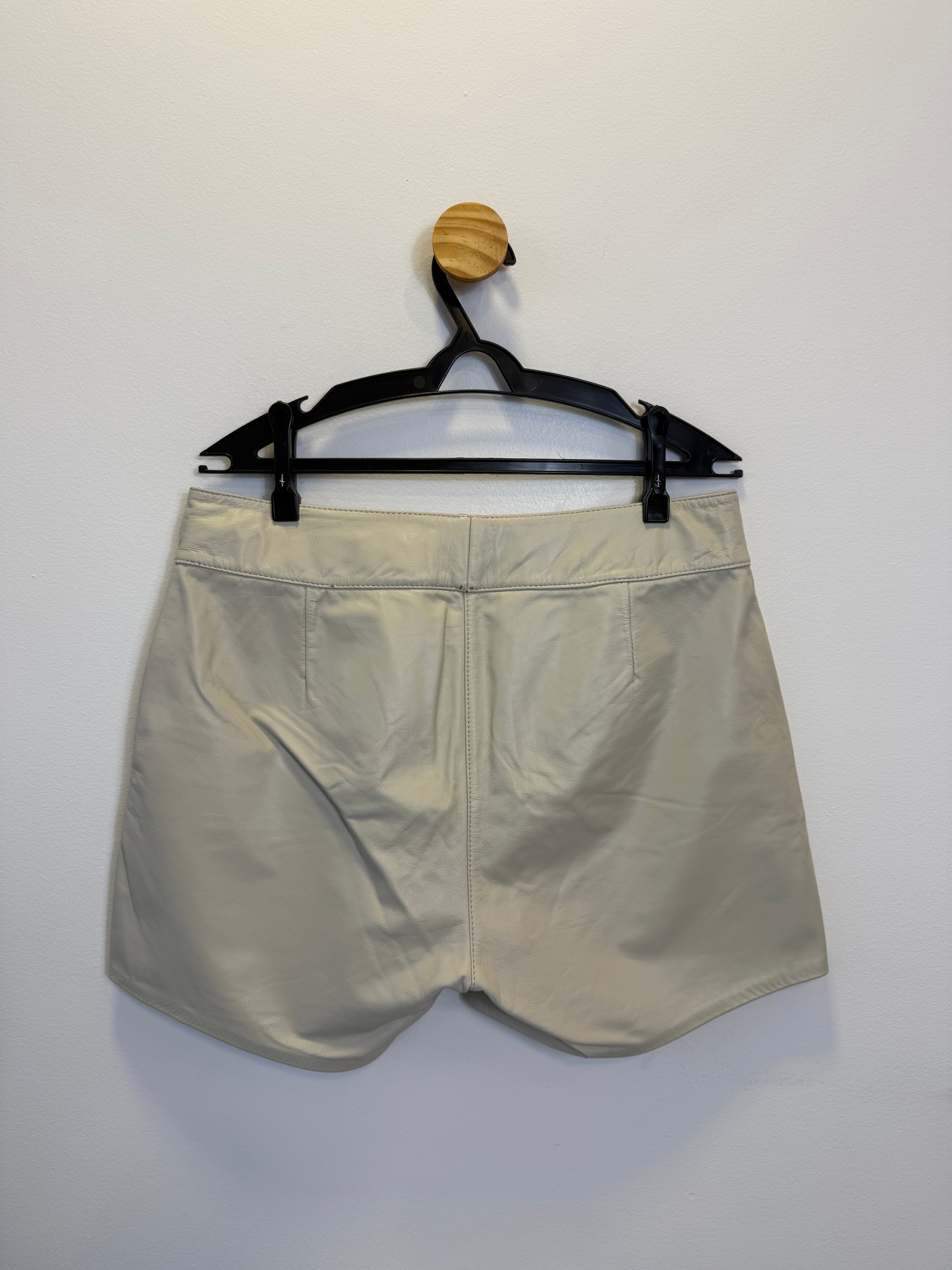 Short Couro Off White