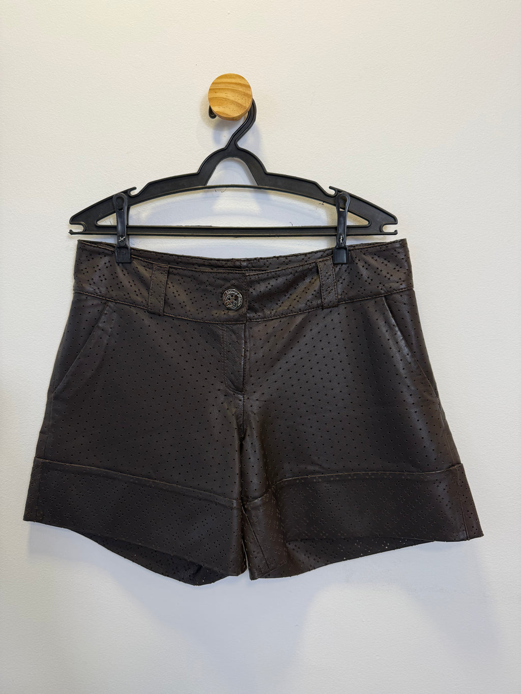 Short Couro Preto