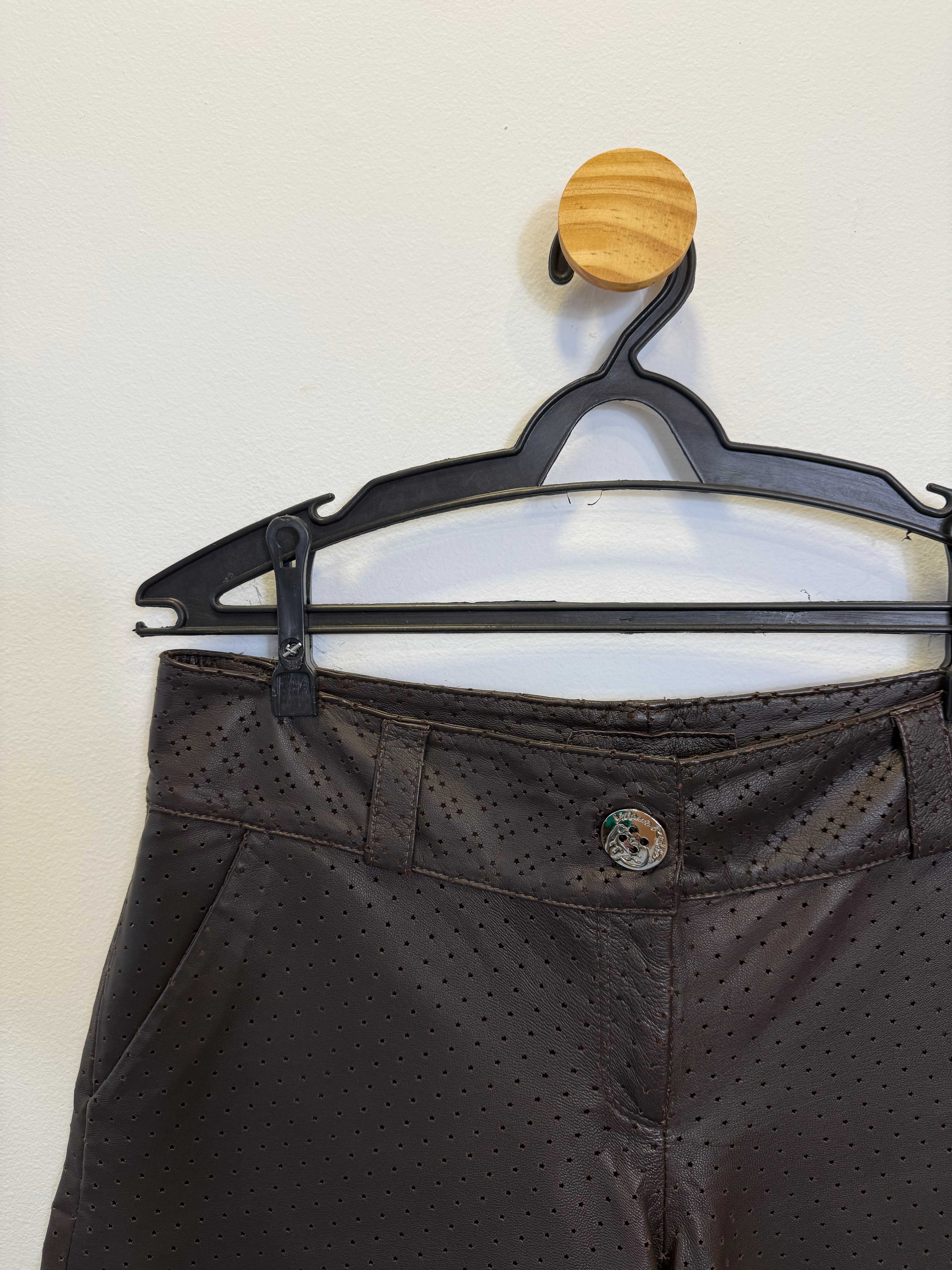Short Couro Preto