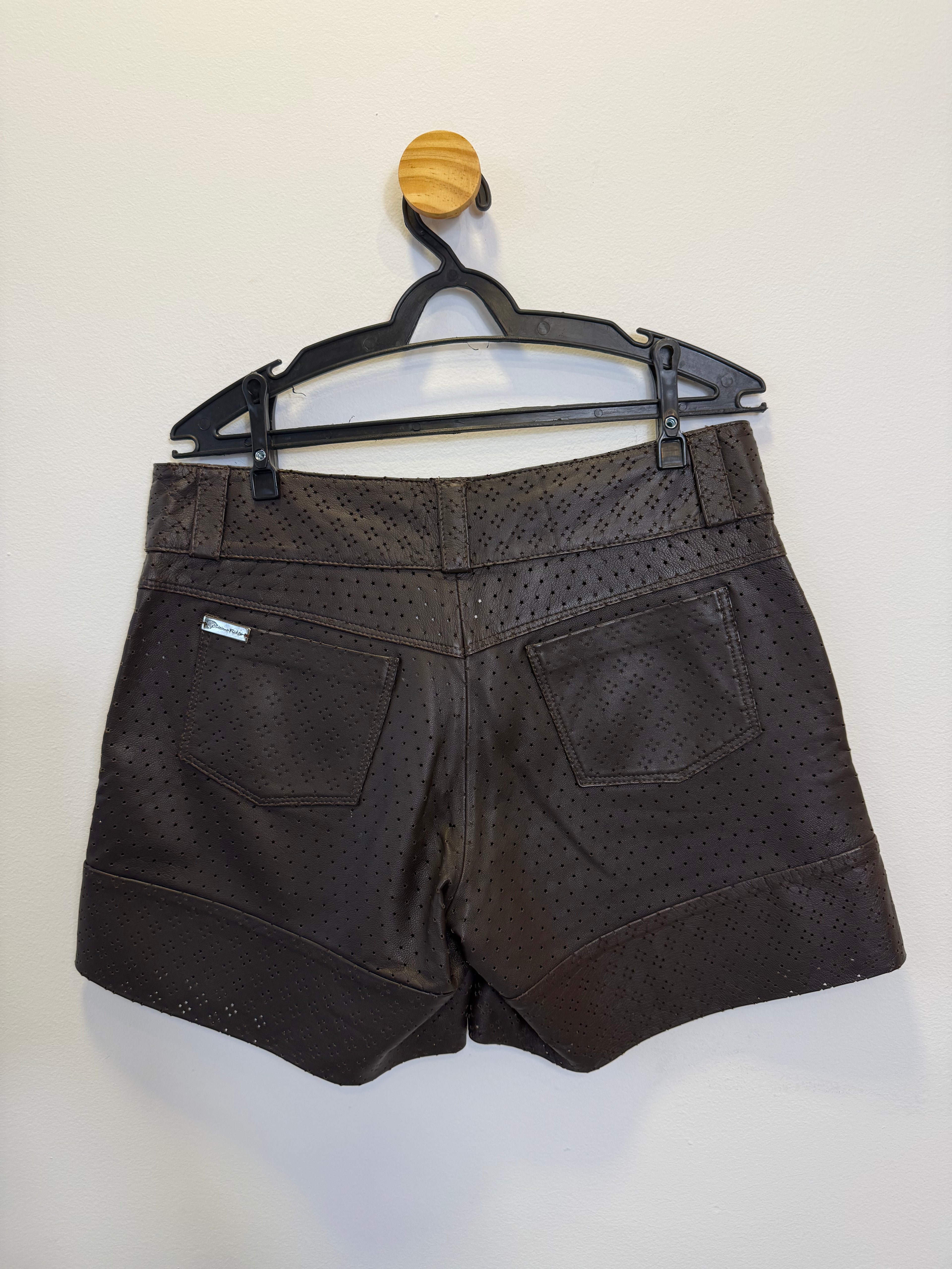 Short Couro Preto