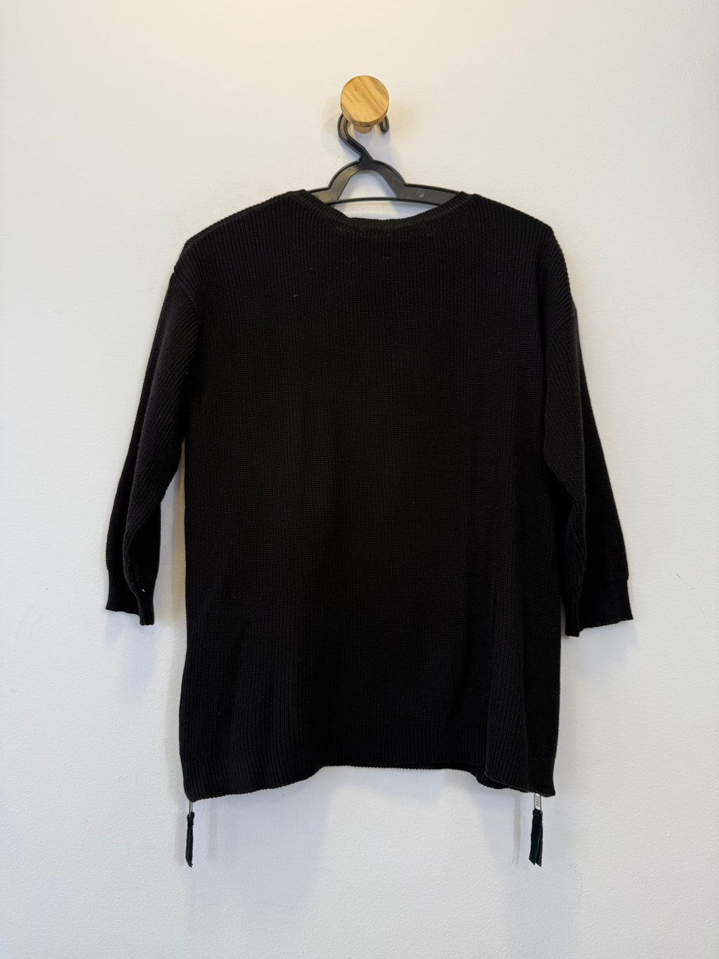 Blusa Tricot Preta Bolso Bordado