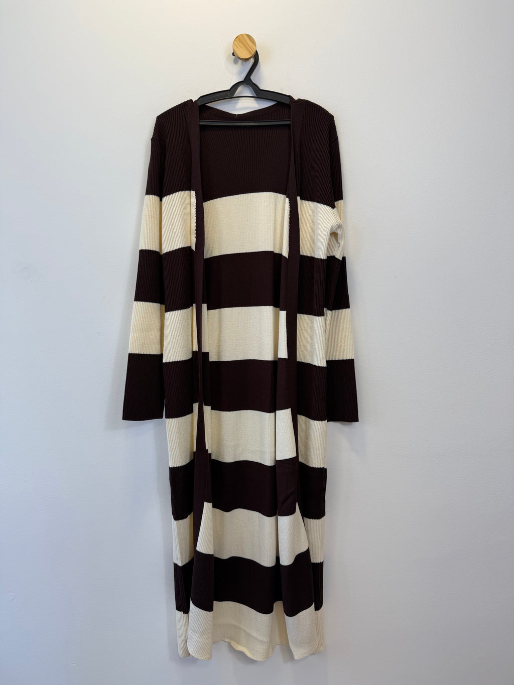 Conjunto em Off White e Marrom