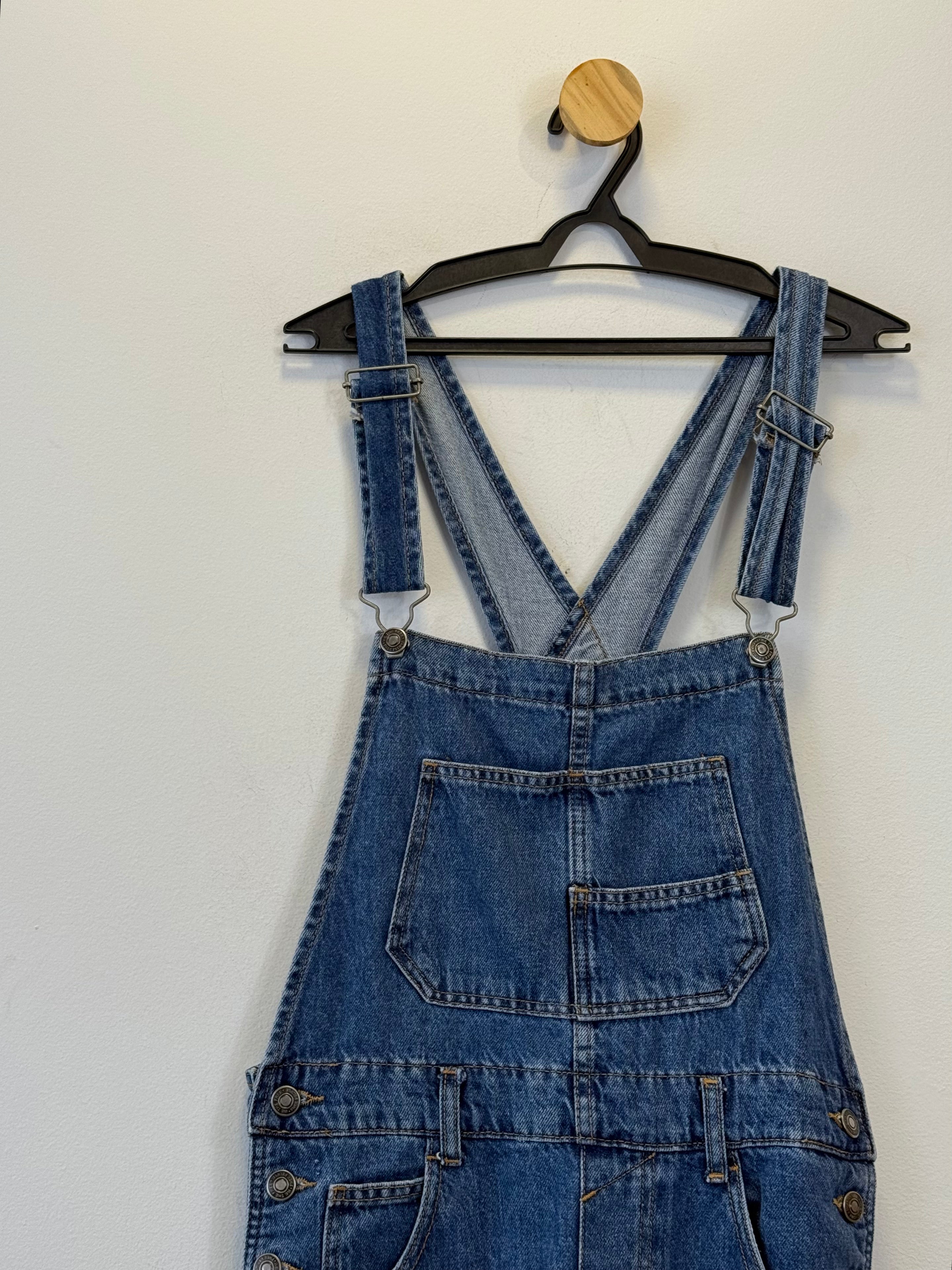 Jardineira Jeans