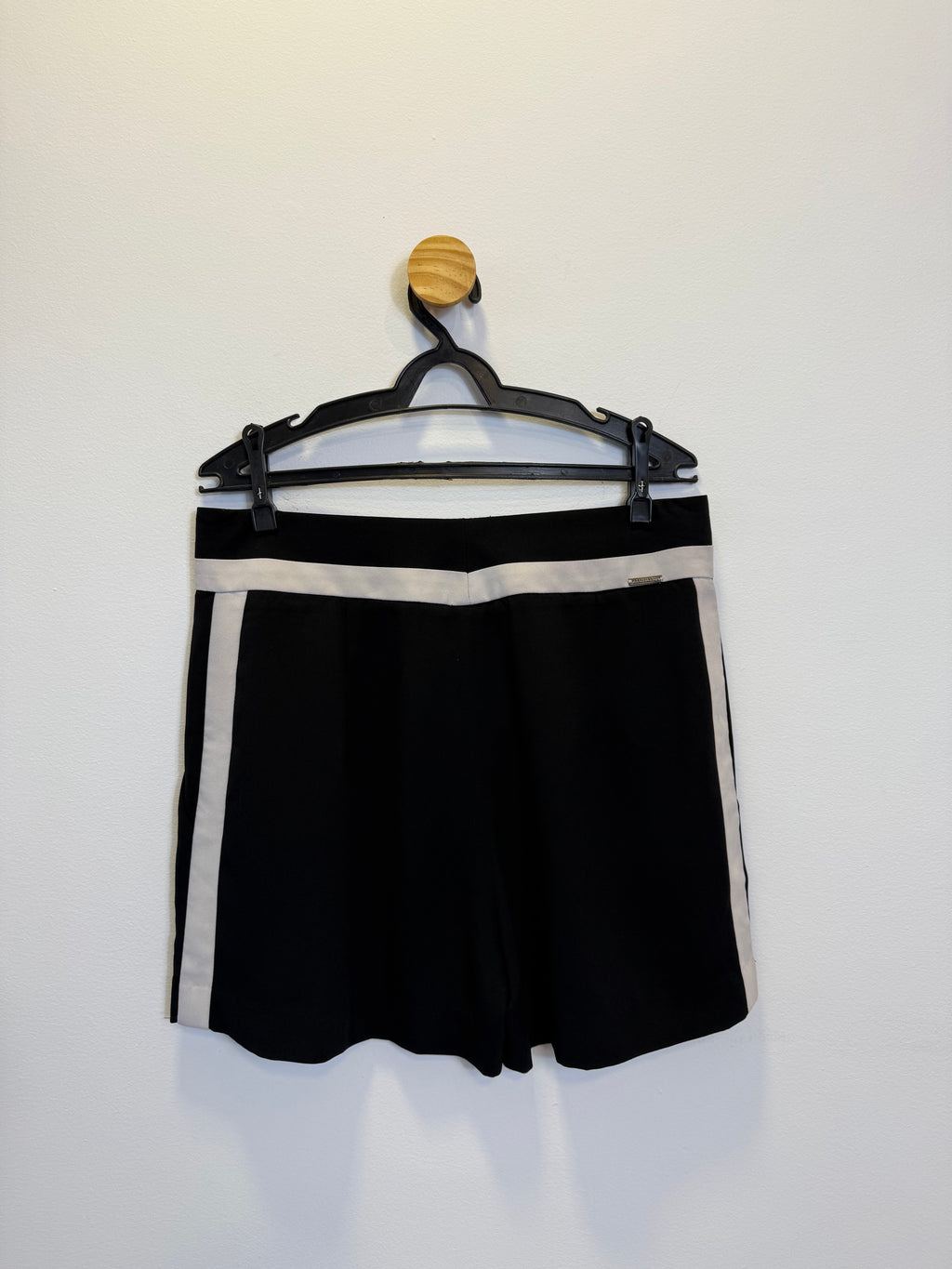 Short Preto Listras Brancas