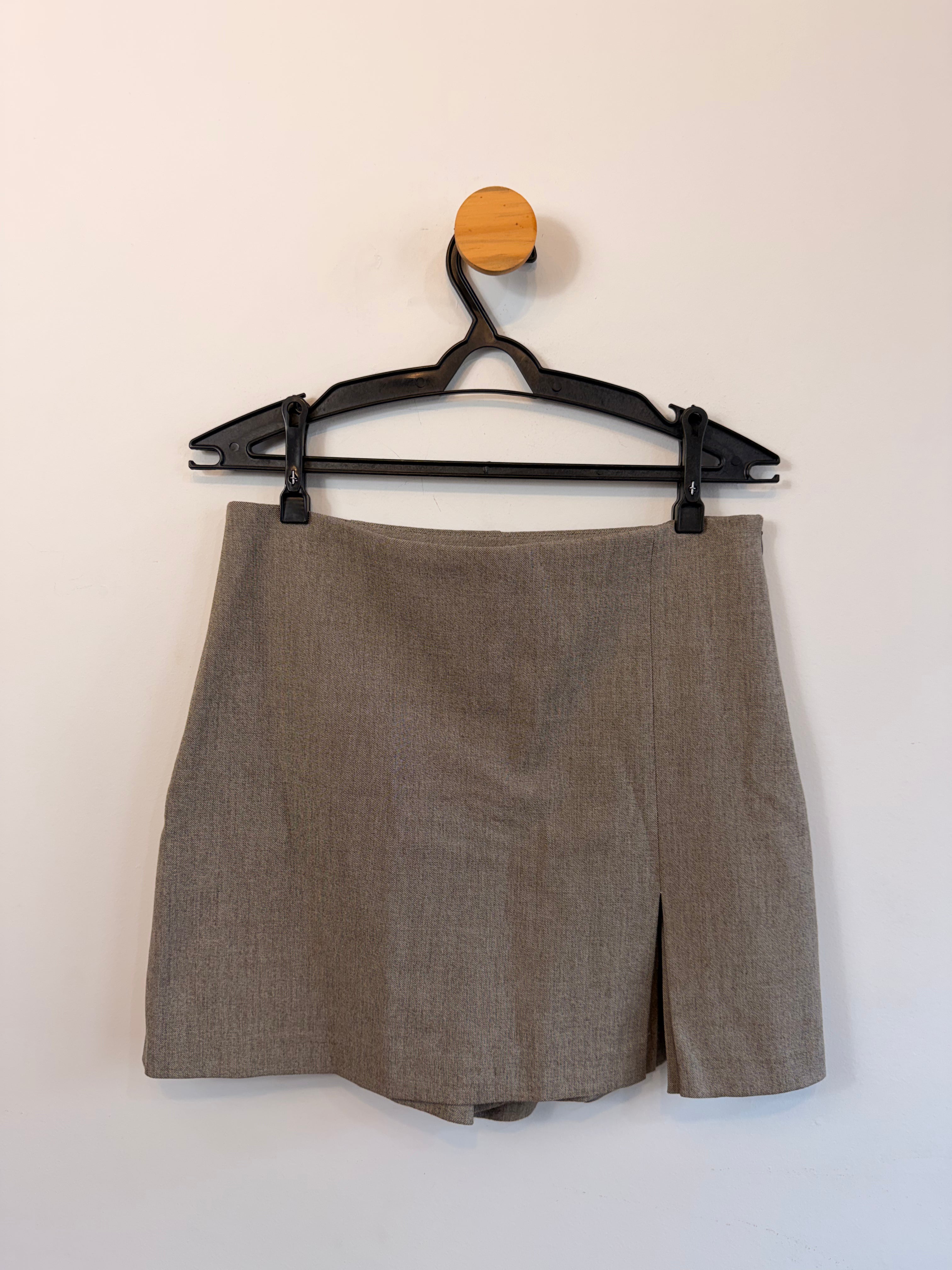 Short Saia Cinza Zara