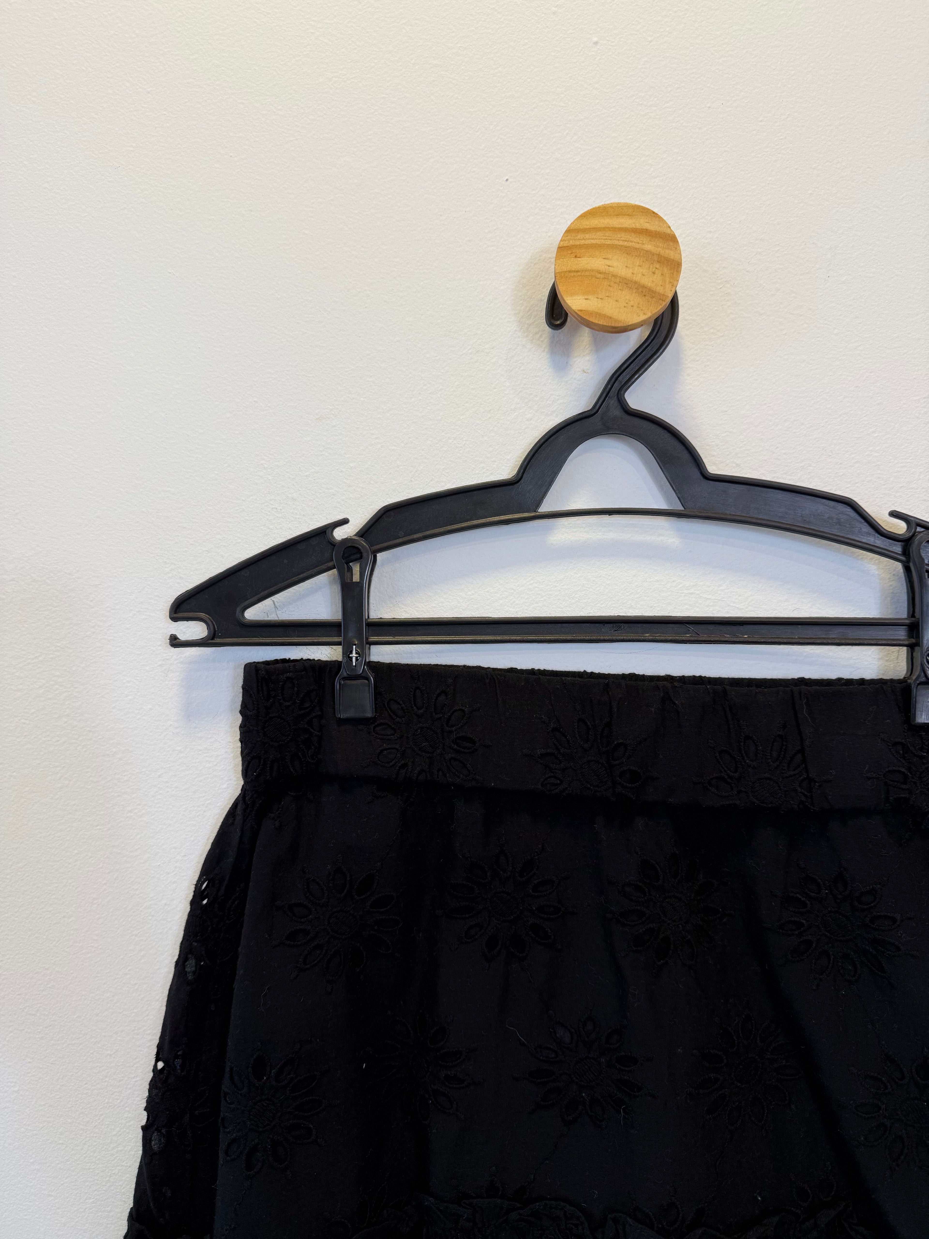 Saia Laise Preto Babado