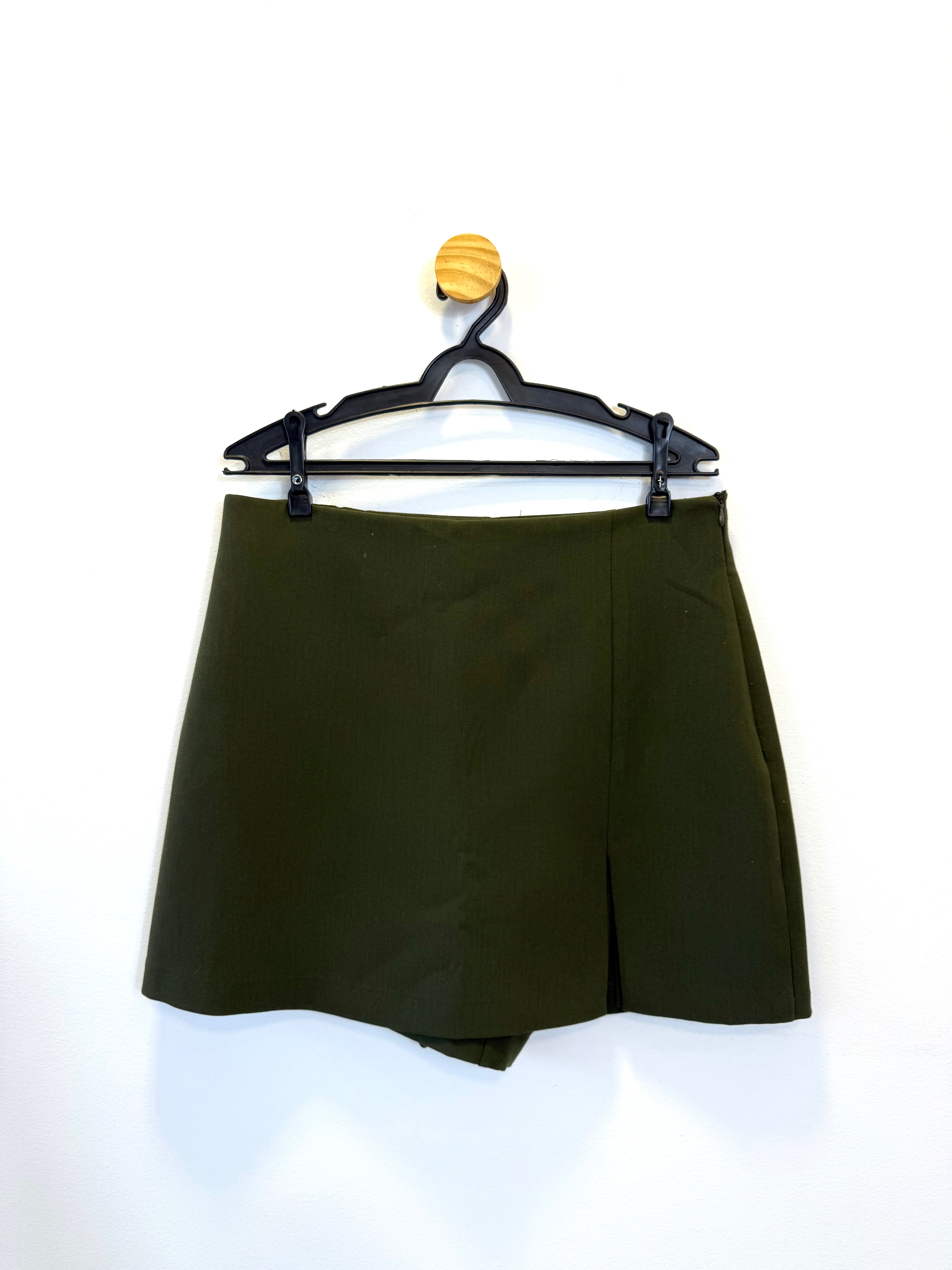Short Saia Verde Musgo