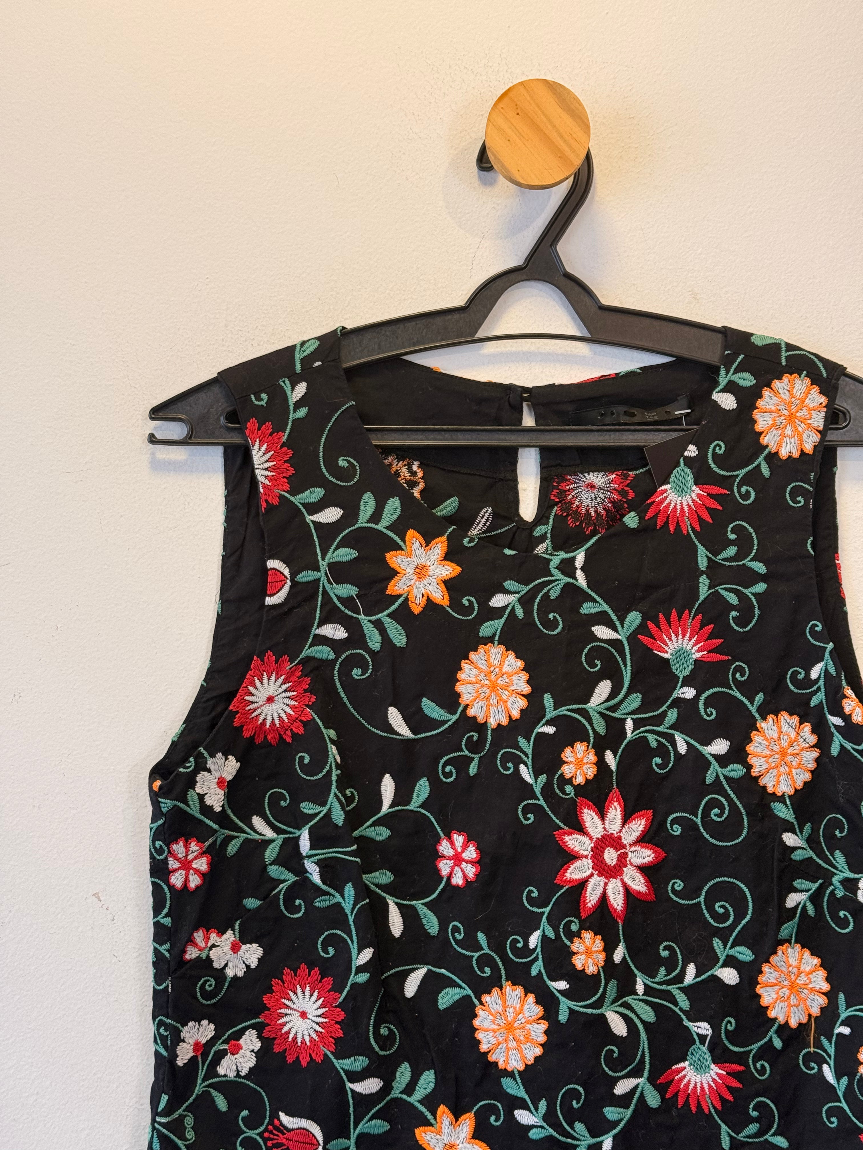 Blusa Bordado Floral Cantão