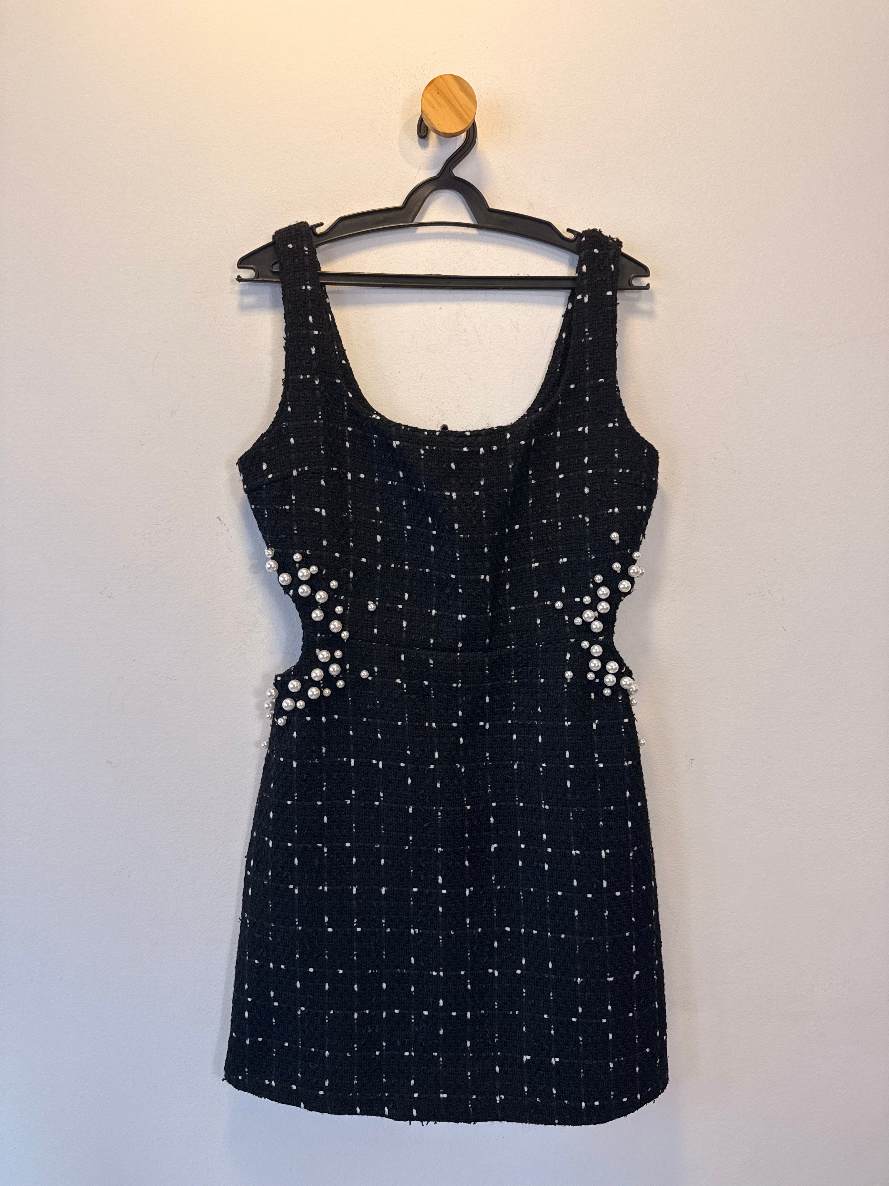 Vestido com Pérolas Bordadas