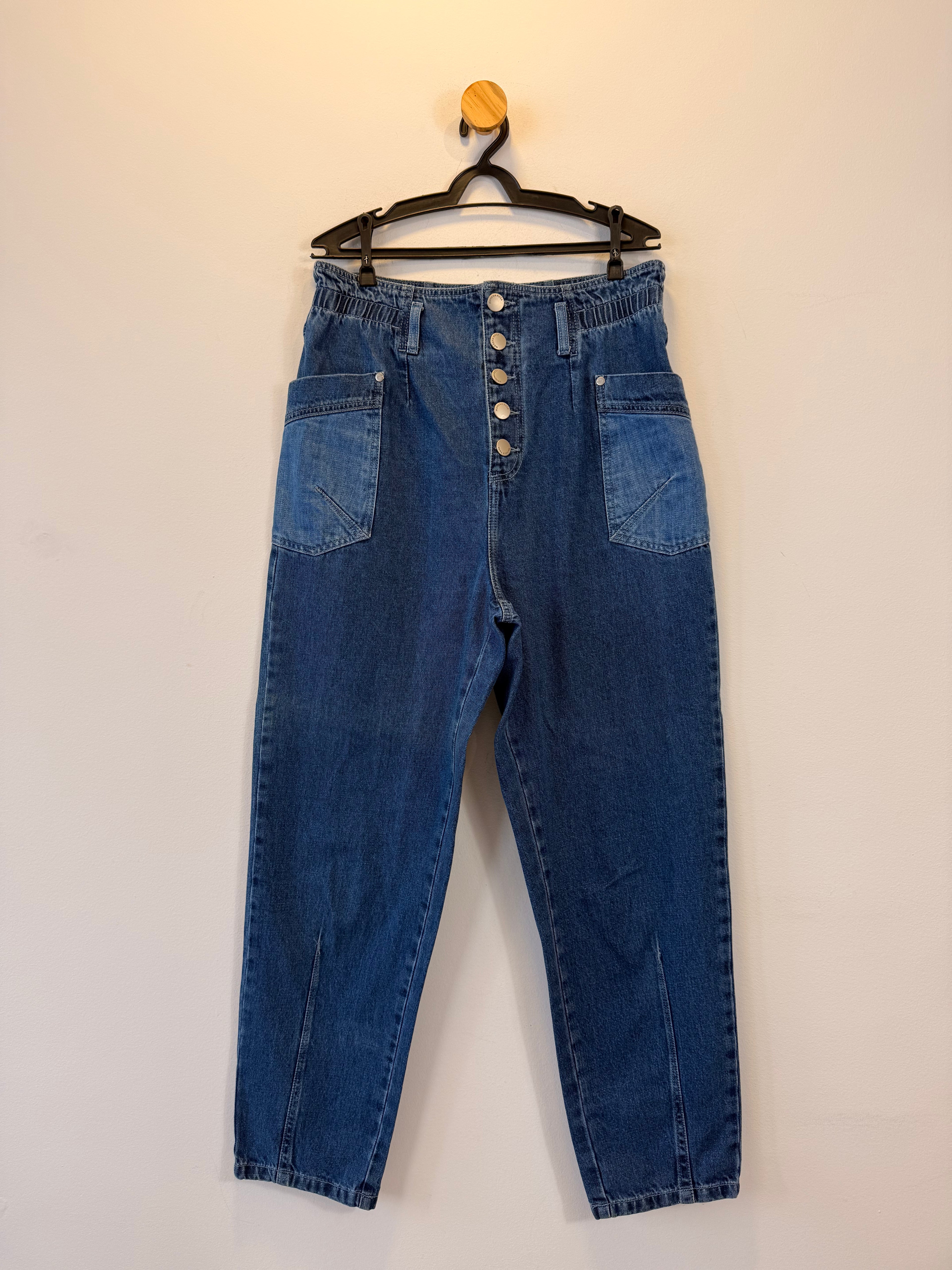 Calça Jeans com Botões Frontais
