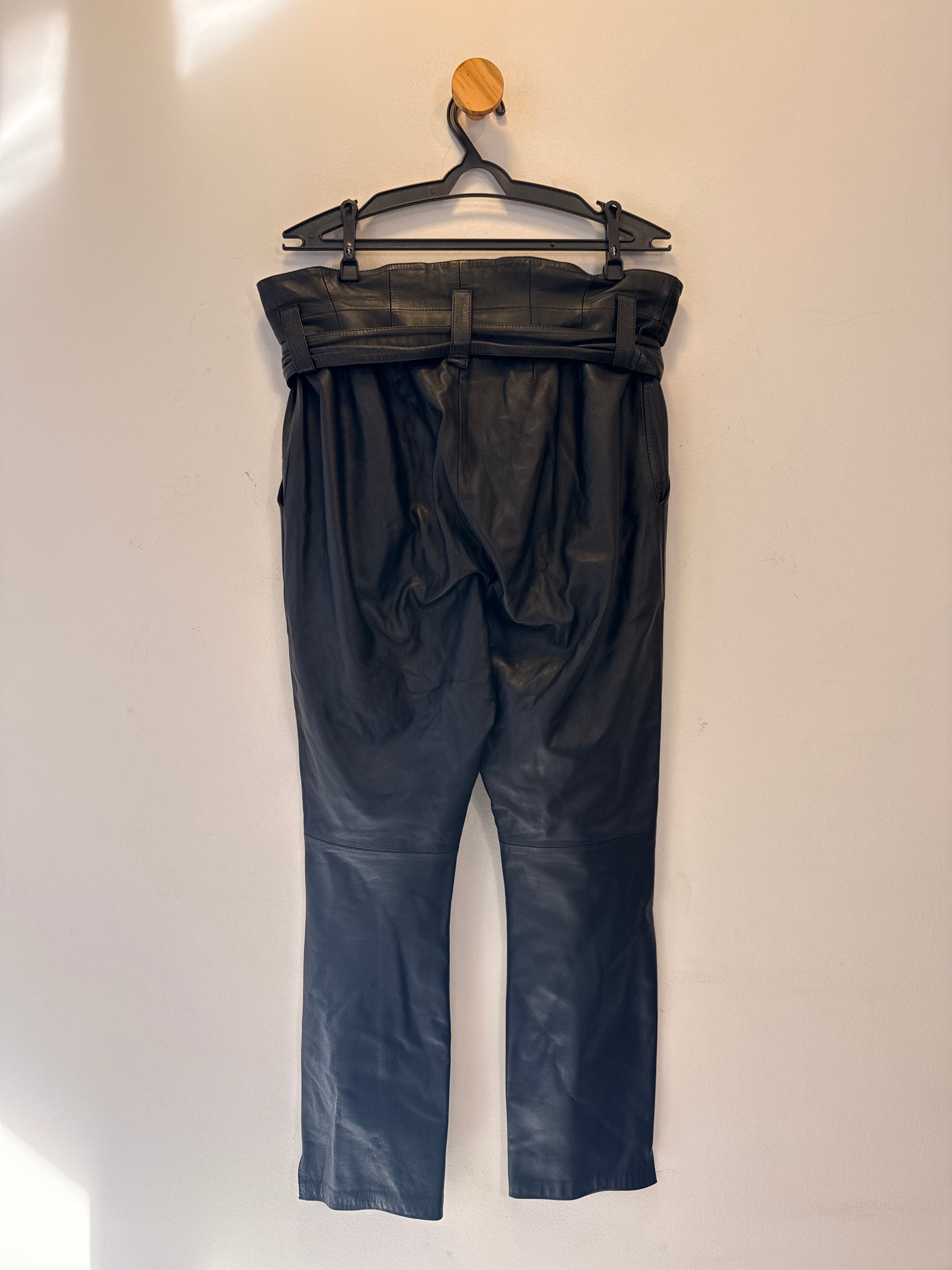 Calça de Couro Preta Lu Brandão