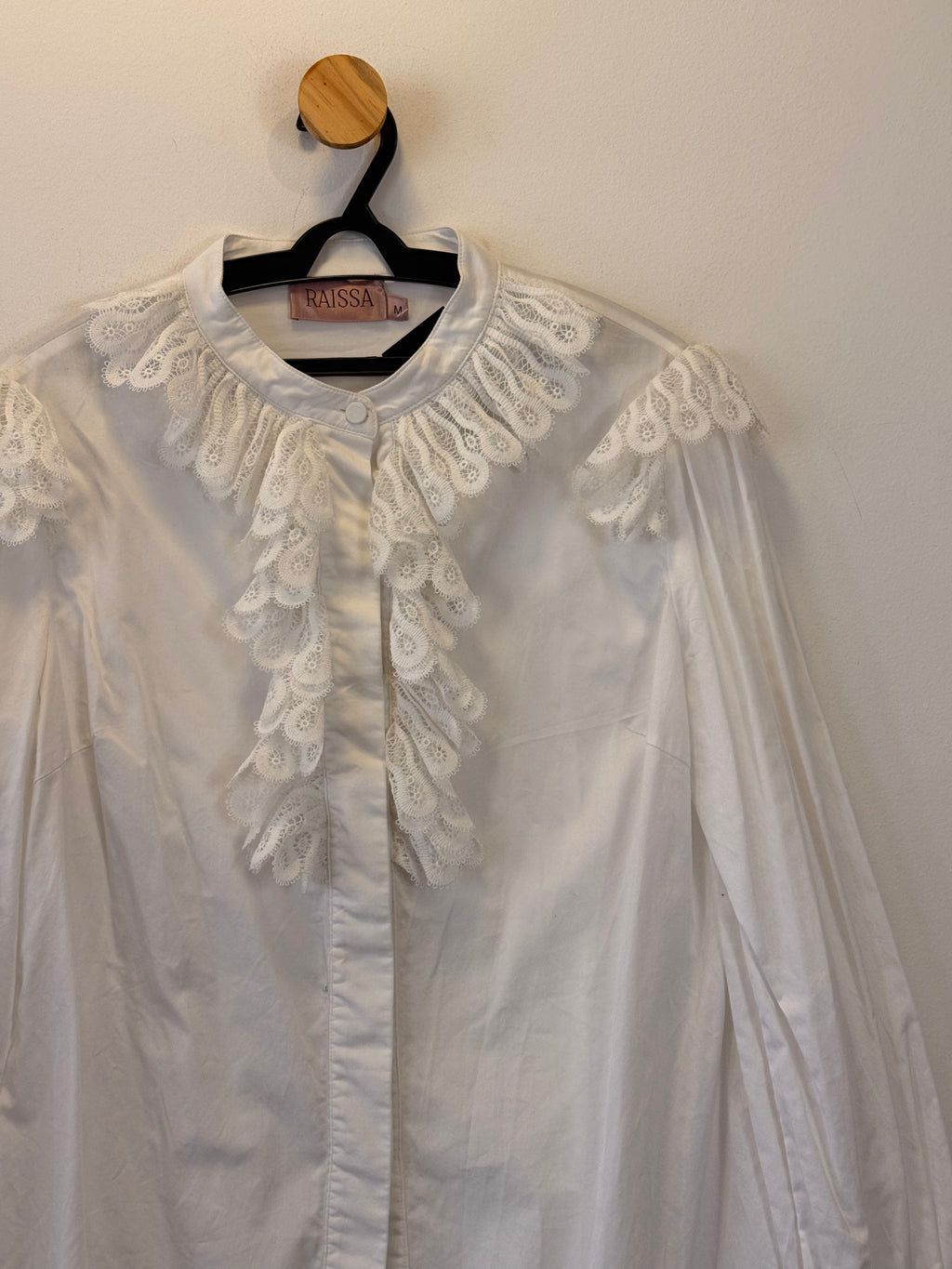 Camisa Branca Babados