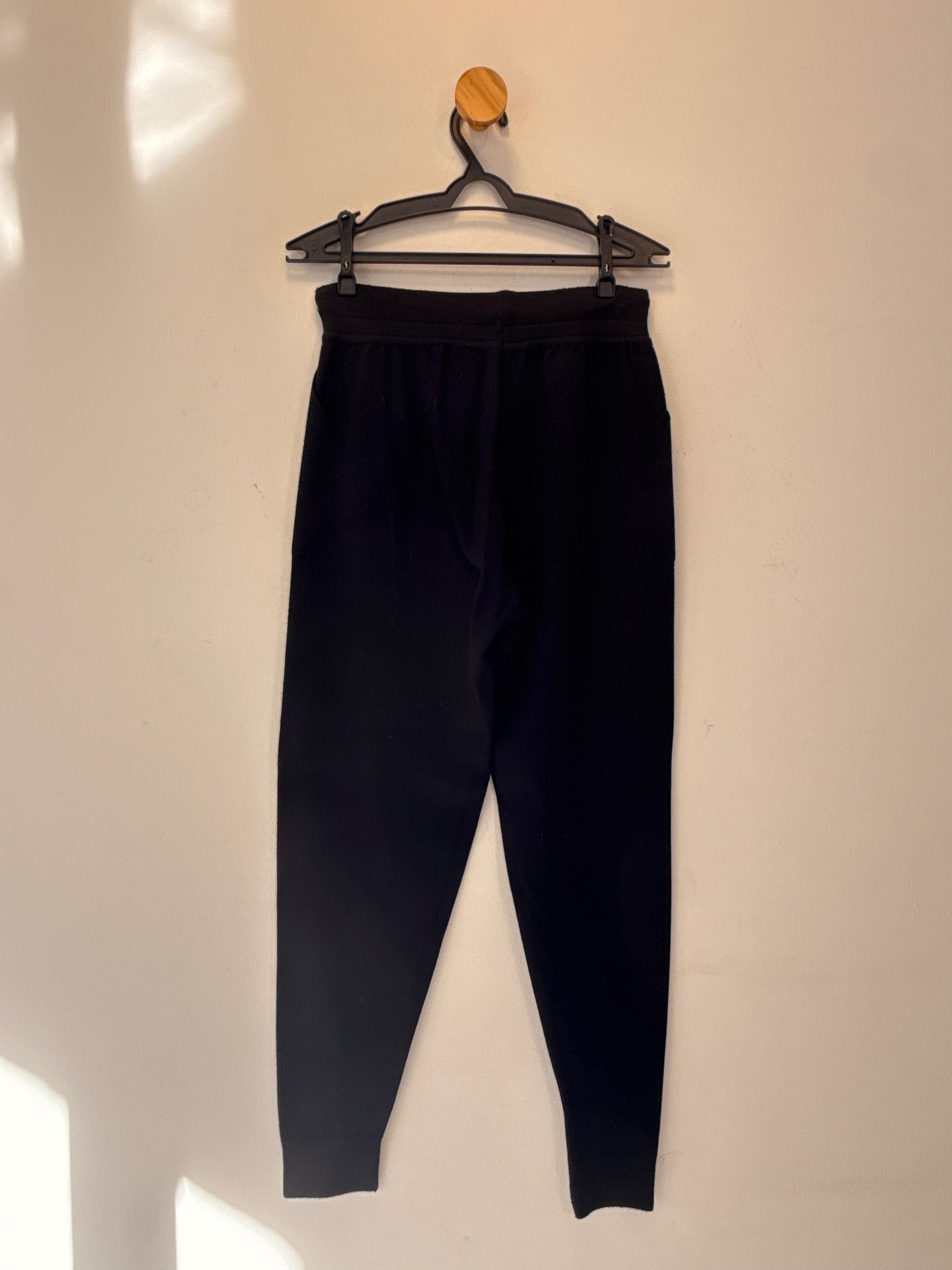 Calça Preta em Malha Max Maria