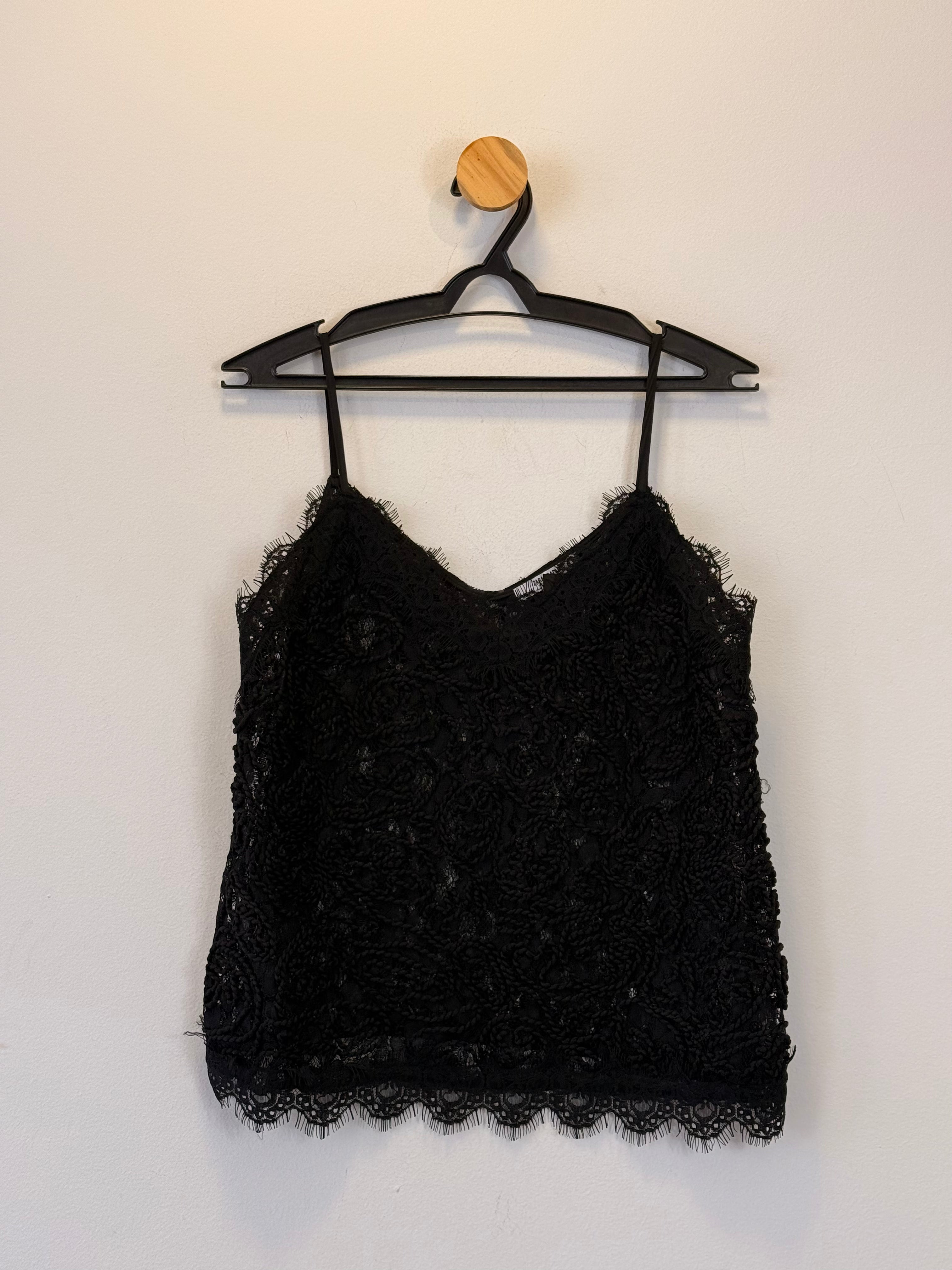 Regata Preta de Renda Zara