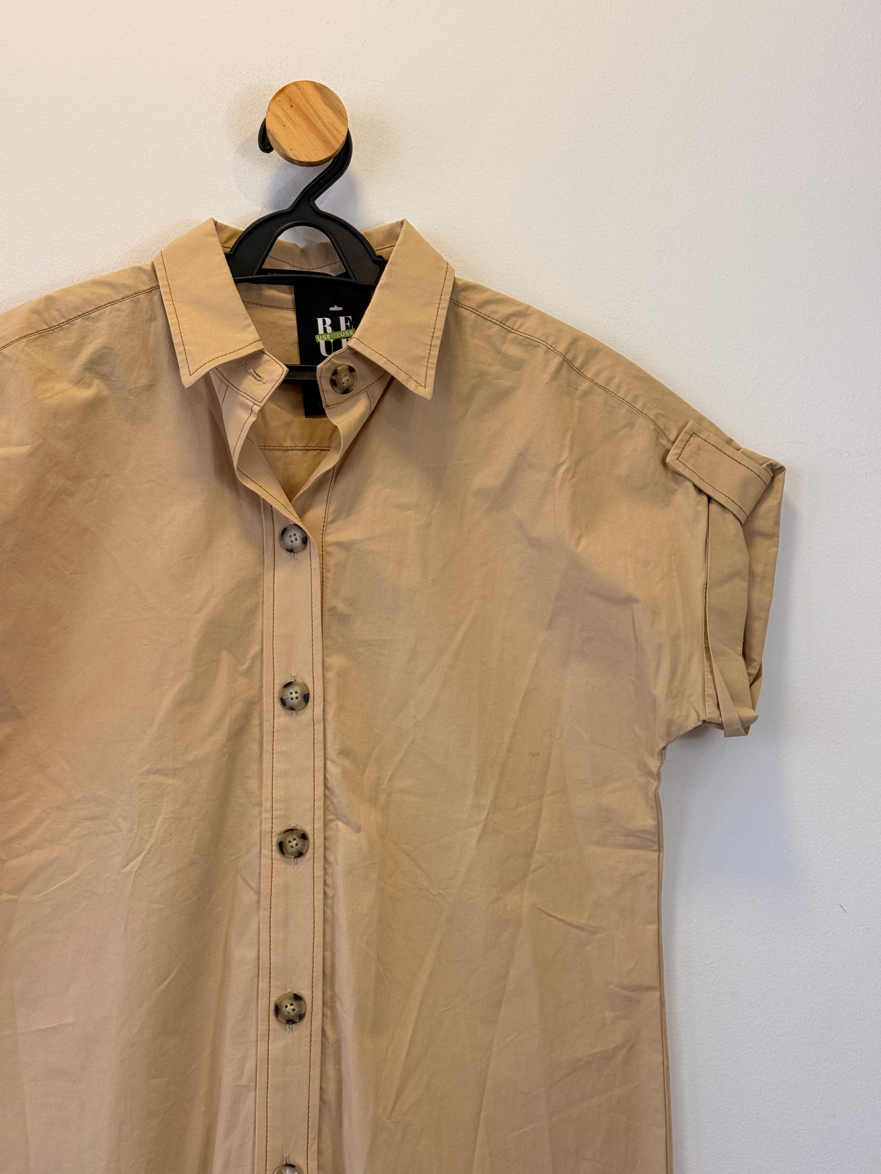 Camisa Bege Manga Curta