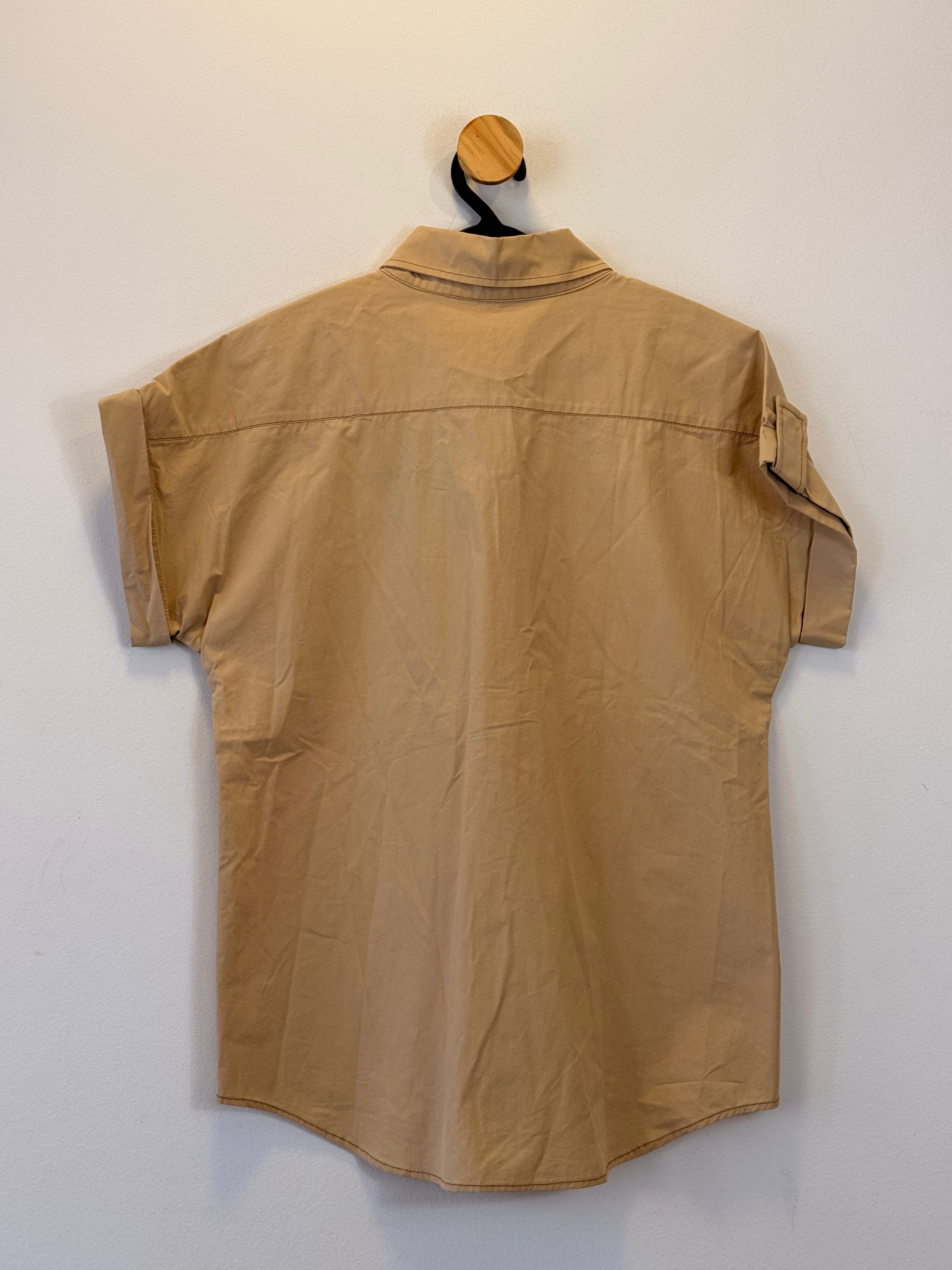 Camisa Bege Manga Curta